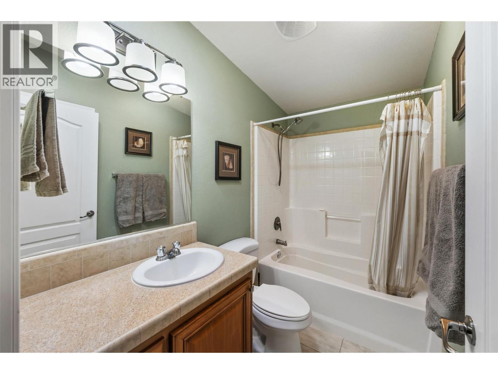 8300 Gallagher Lake Frontage Road Unit# 73, Oliver