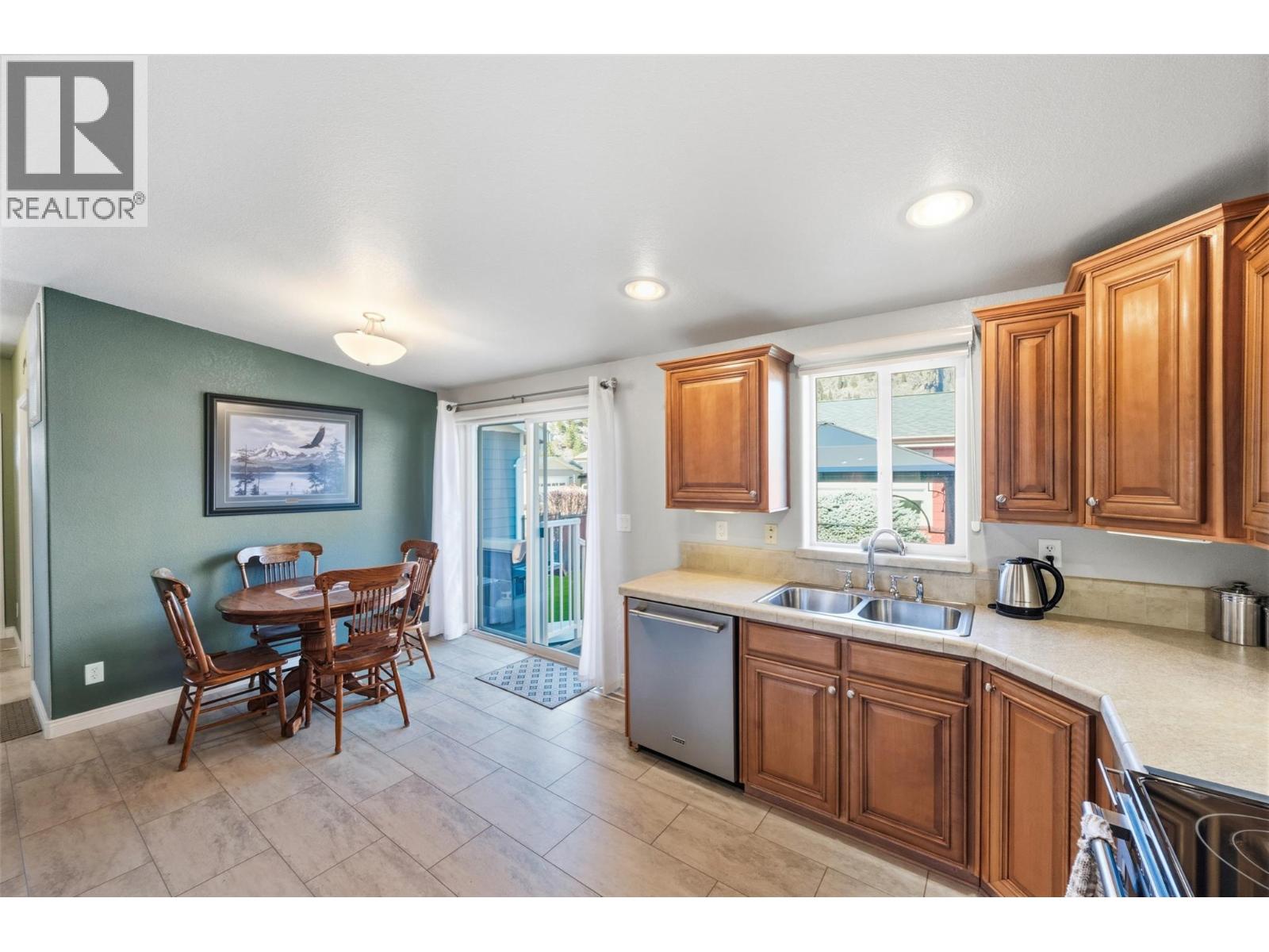 8300 Gallagher Lake Frontage Road Unit# 73, Oliver