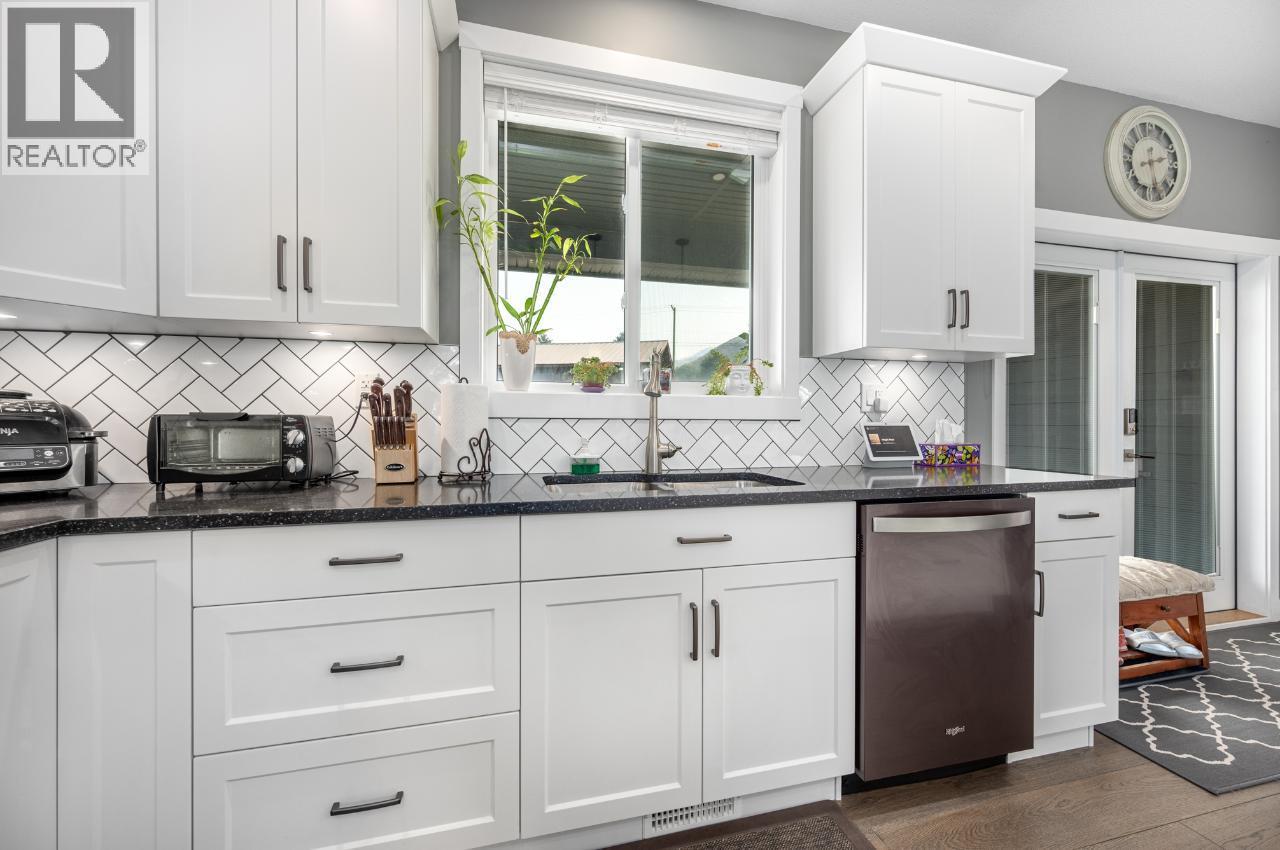 6920 SAVONA ACCESS Road, Kamloops