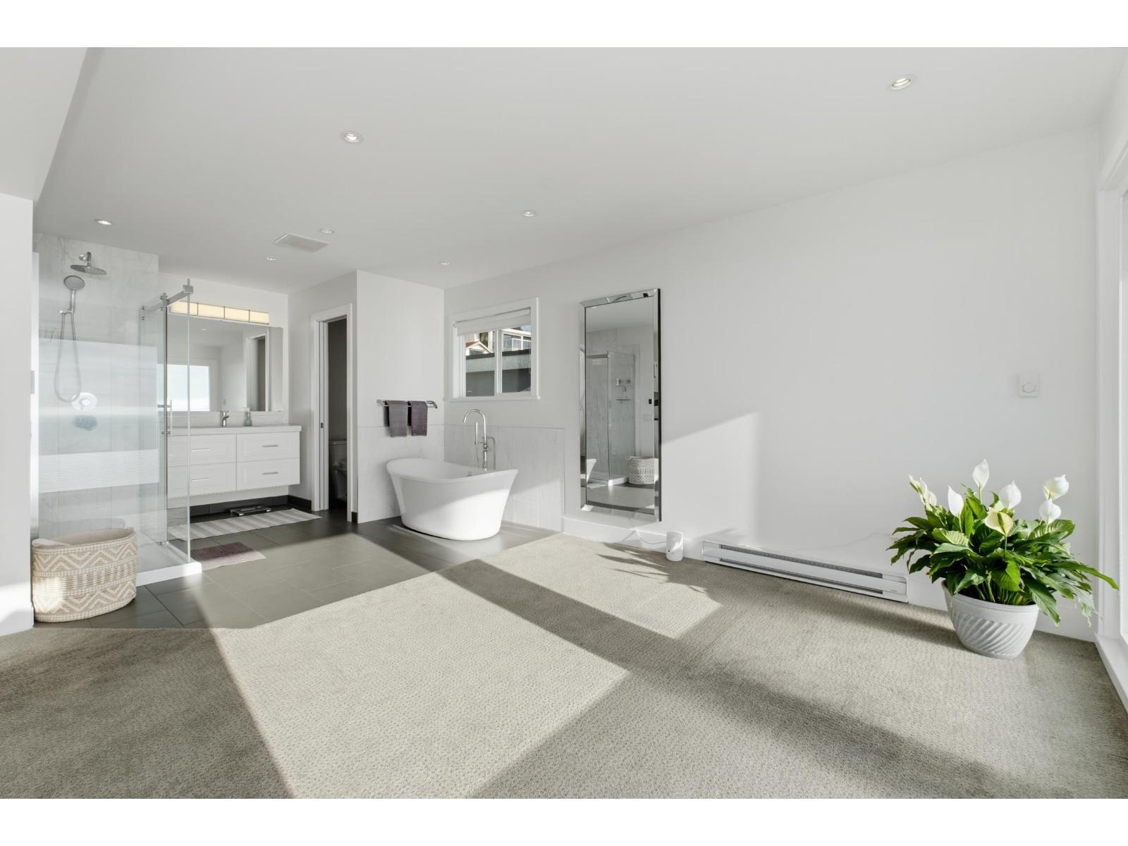 15373 VICTORIA AVENUE, White Rock