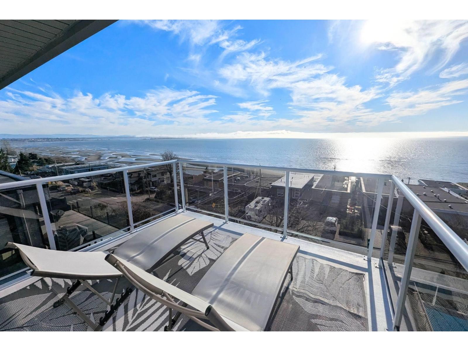 15373 VICTORIA AVENUE, White Rock