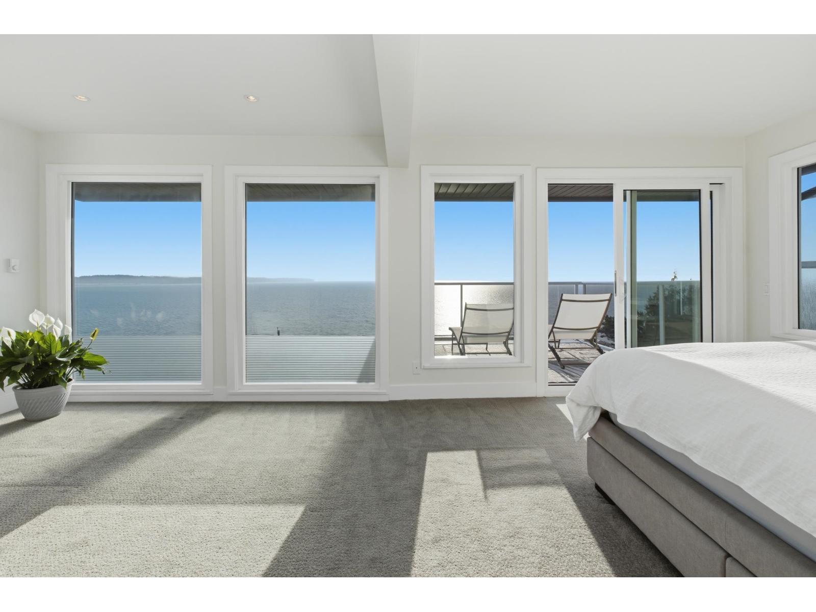 15373 VICTORIA AVENUE, White Rock