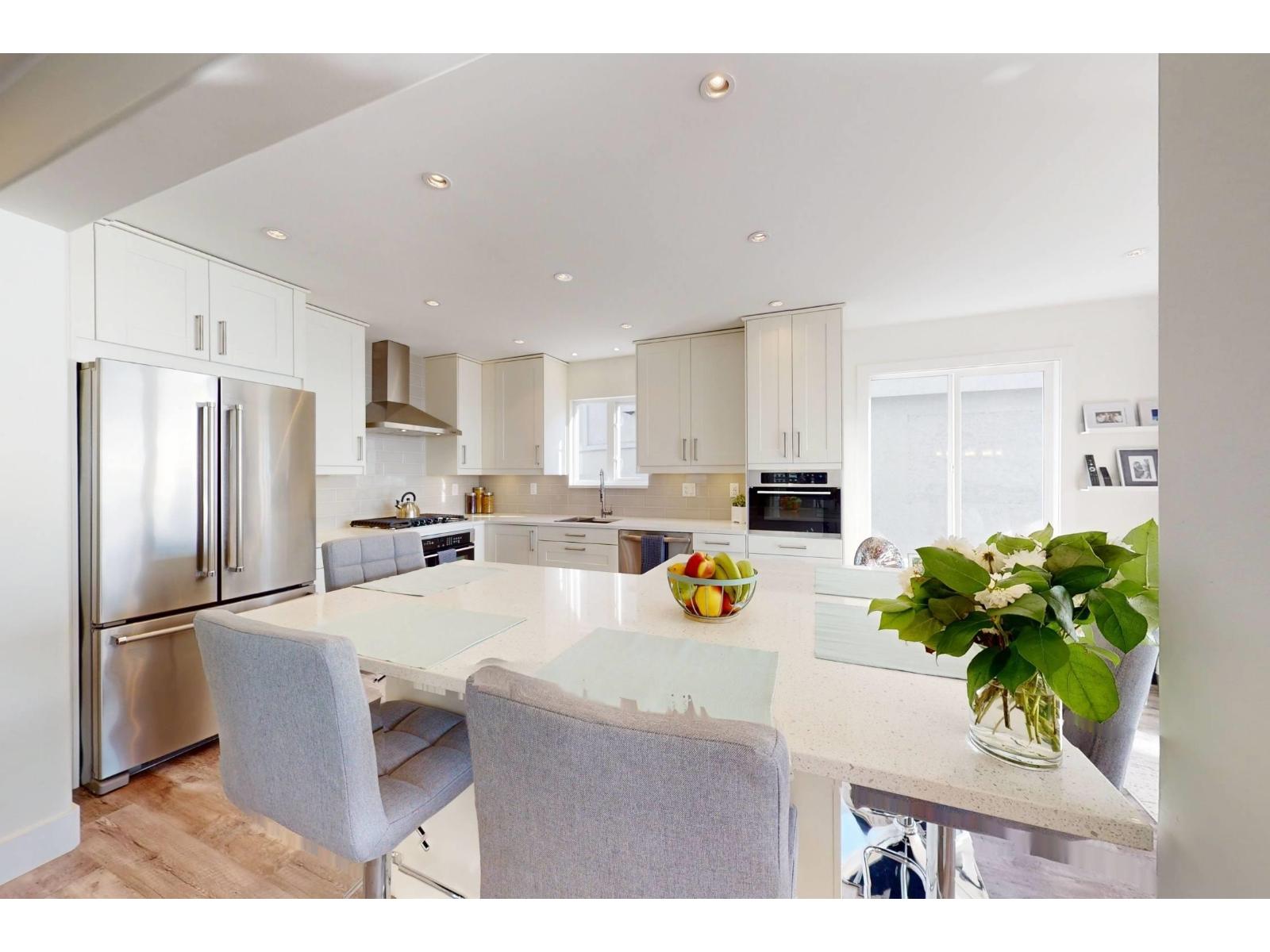 15373 VICTORIA AVENUE, White Rock