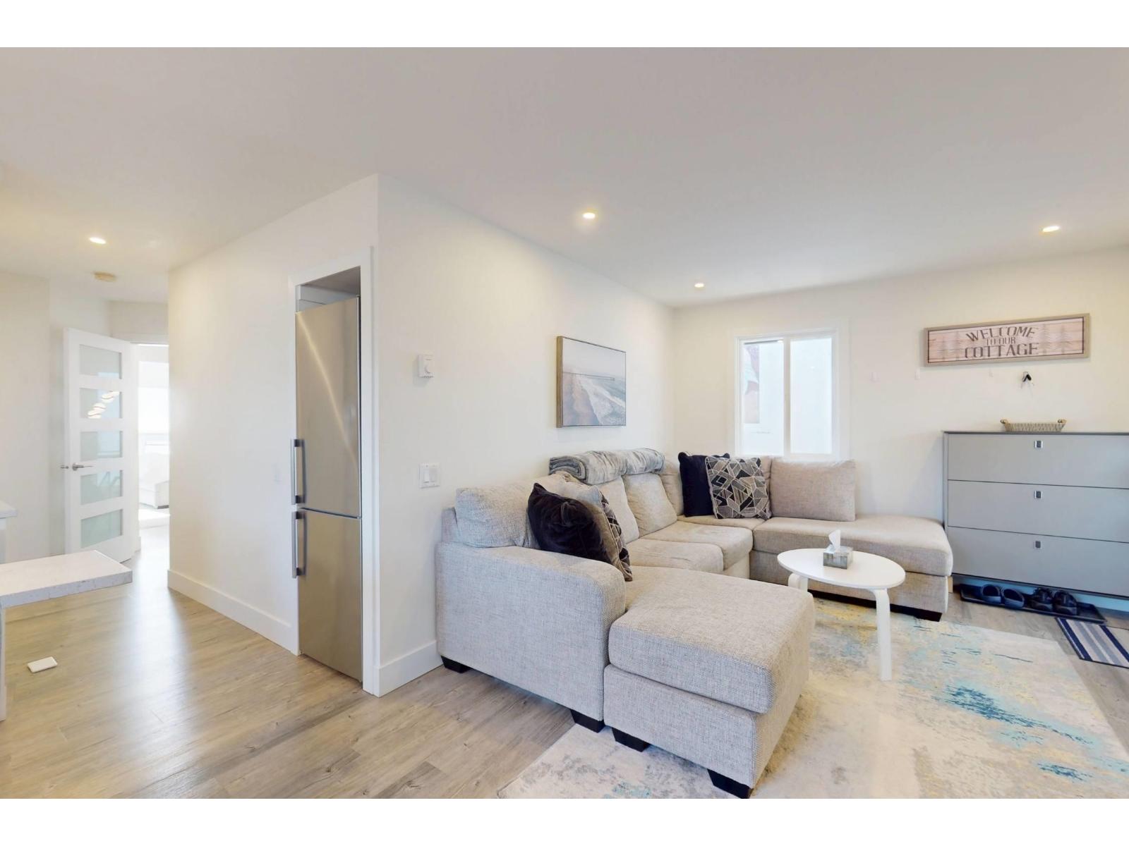 15373 VICTORIA AVENUE, White Rock