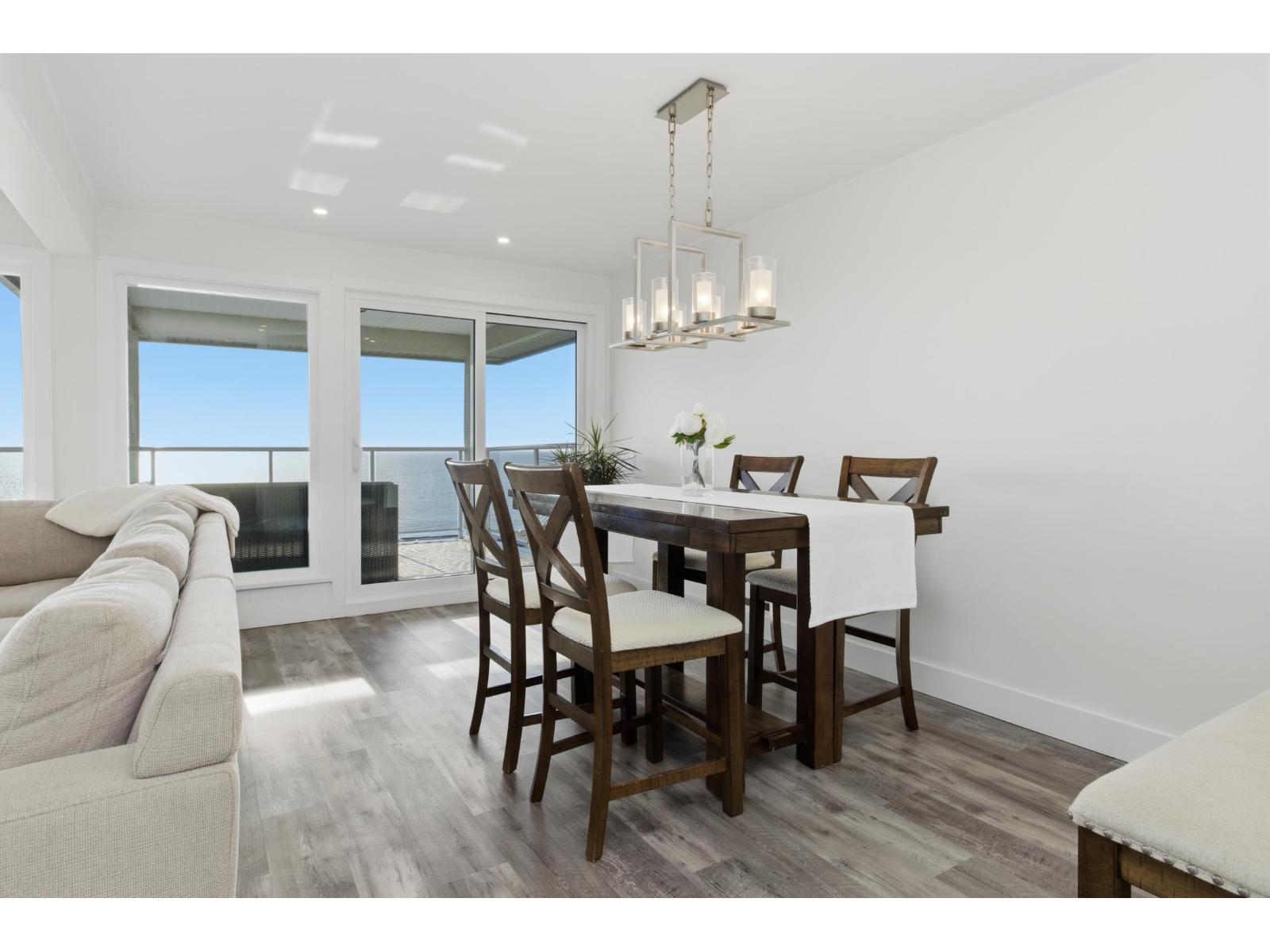 15373 VICTORIA AVENUE, White Rock