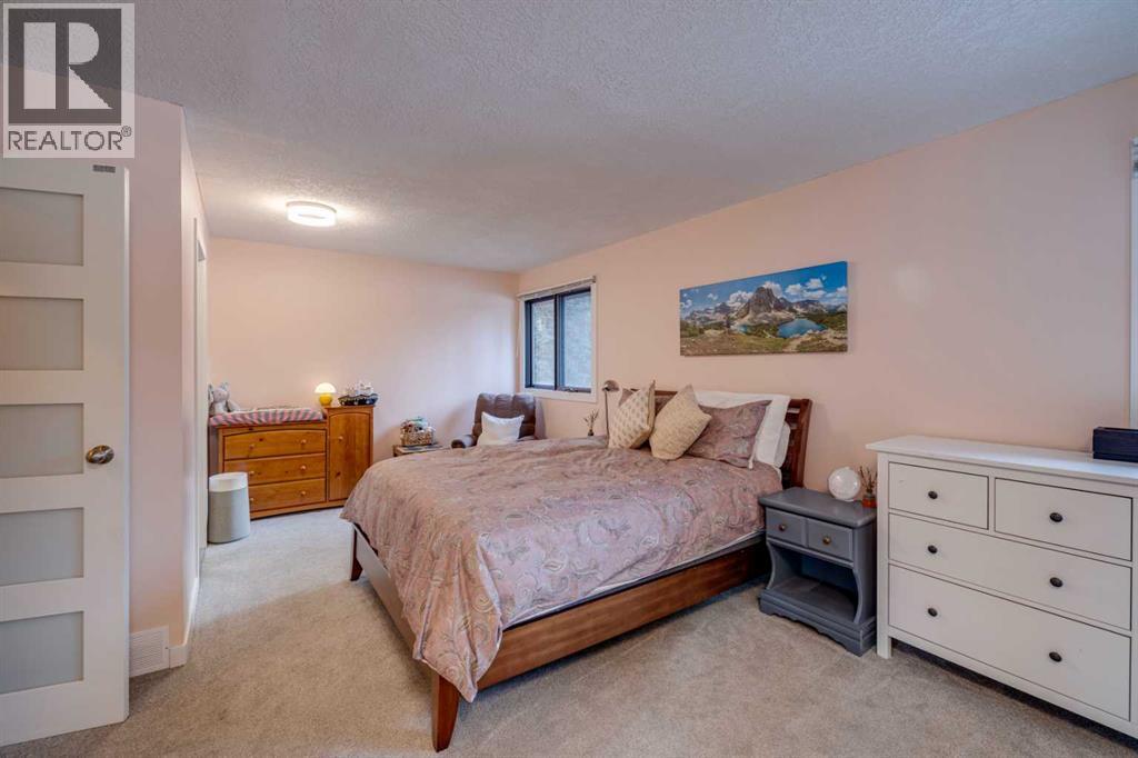 
          74 Redwood Meadows Drive
            <br/>
            <span>Rural Rocky View County</span>
            , 
            <span>AB</span>
             <span>T3Z1A3</span>
         - Photo 28