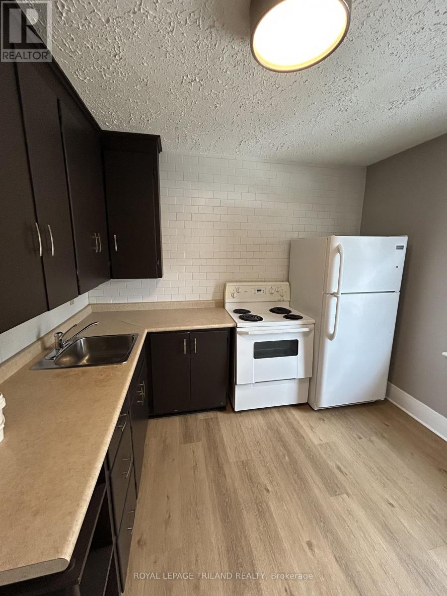 UPPER - 7 MACKAY AVENUE - Photo 5 of 7, London South (South E), Ontario