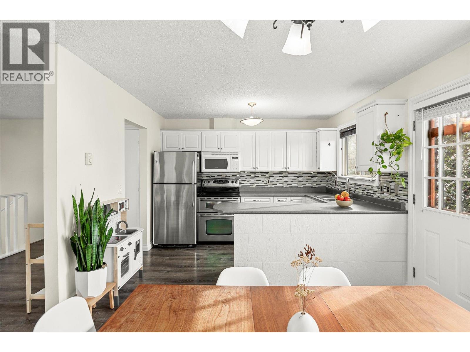 1665 Ross Road, West Kelowna