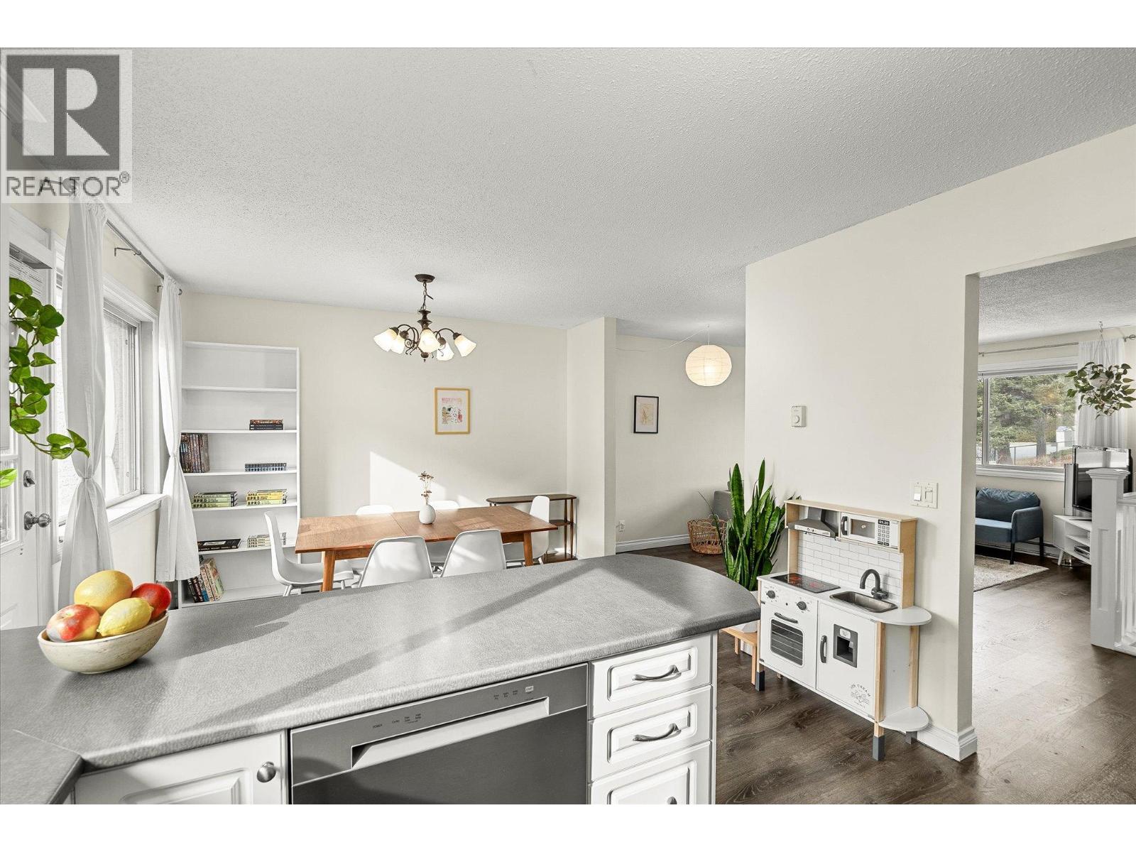 1665 Ross Road, West Kelowna
