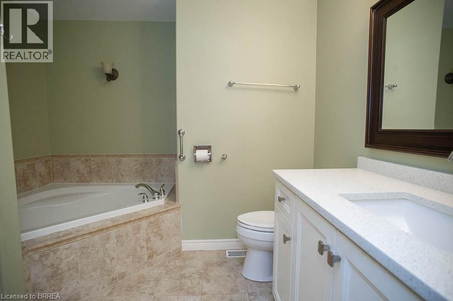 655 PARK Road N Unit# 48, Brantford, Ontario, N3R0A2 — Photo 29