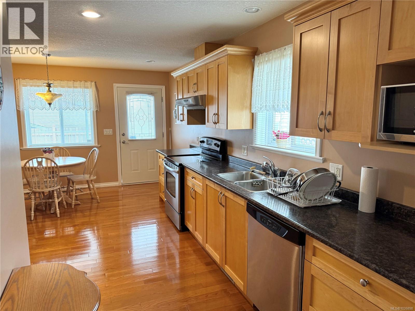 3734 12th Ave - Photo 3 of 28, Port Alberni, British Columbia