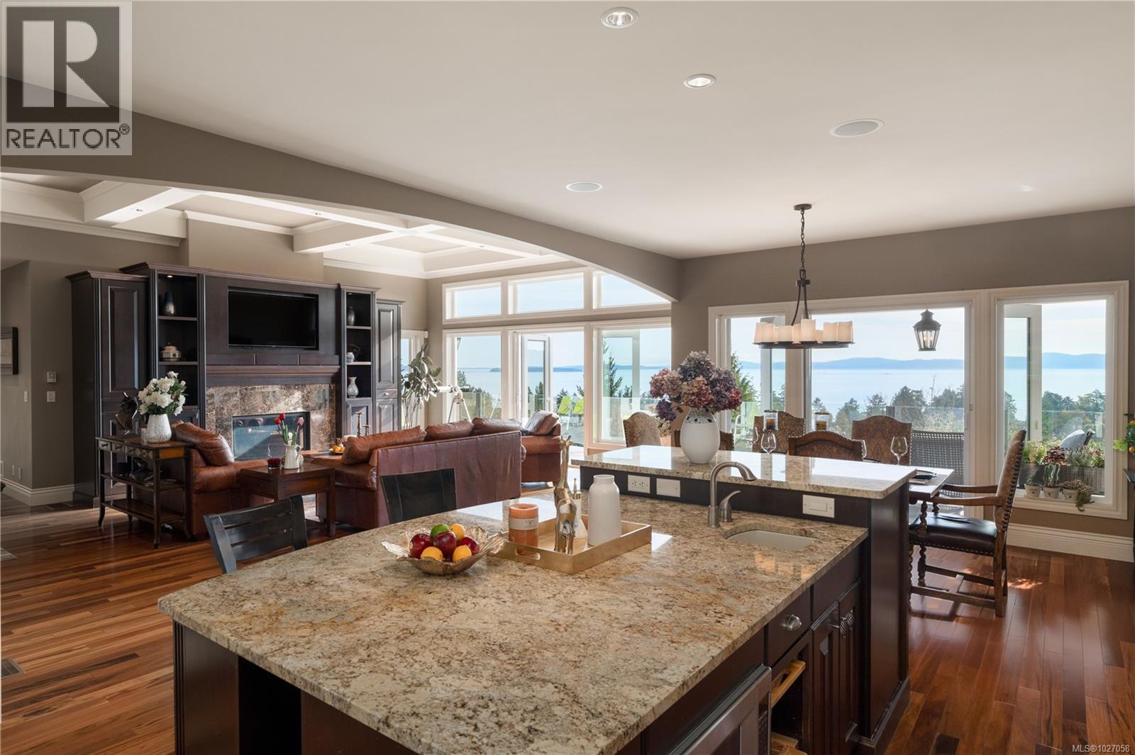  970 Seapearl Place, Saanich