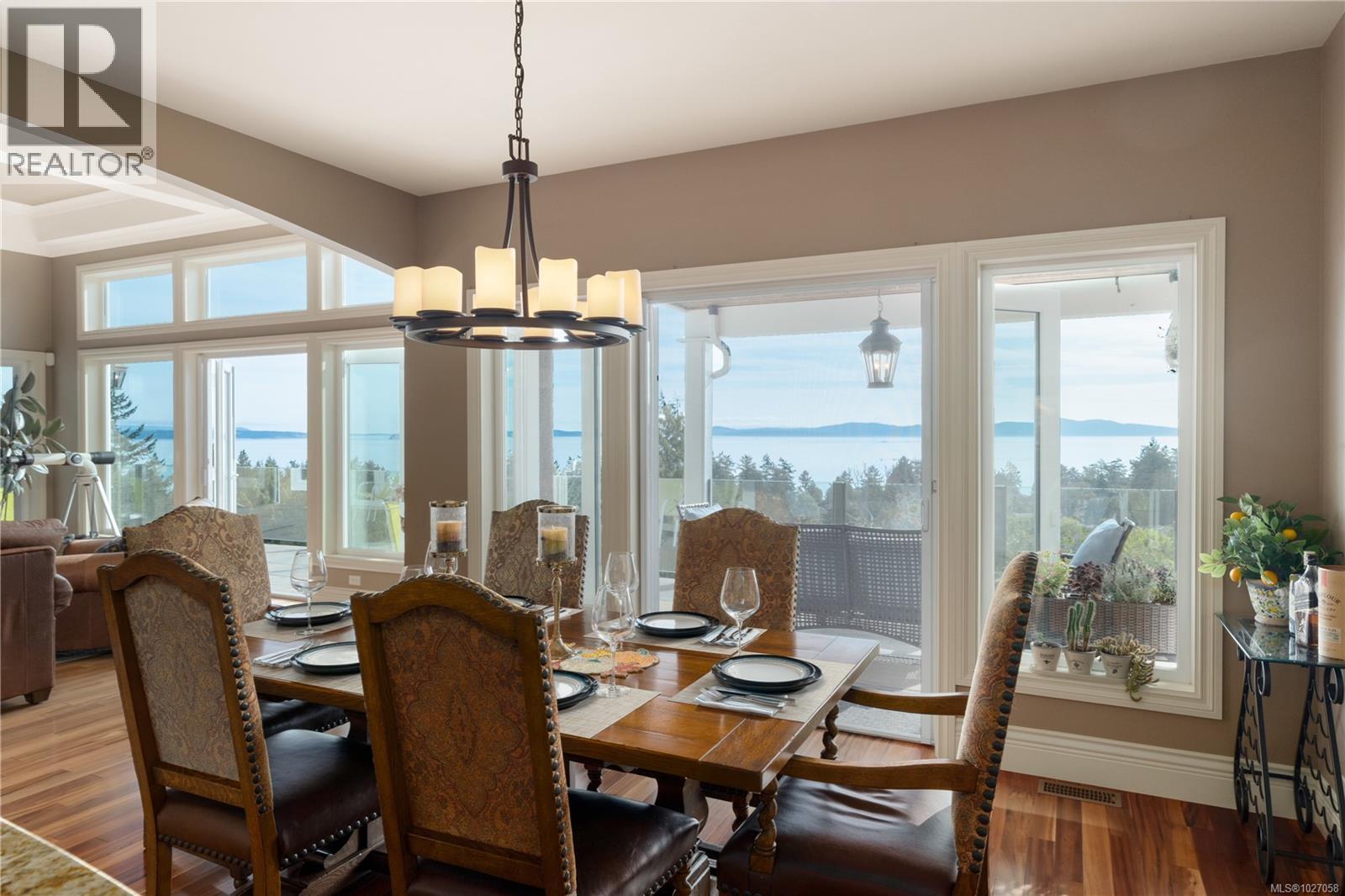  970 Seapearl Place, Saanich