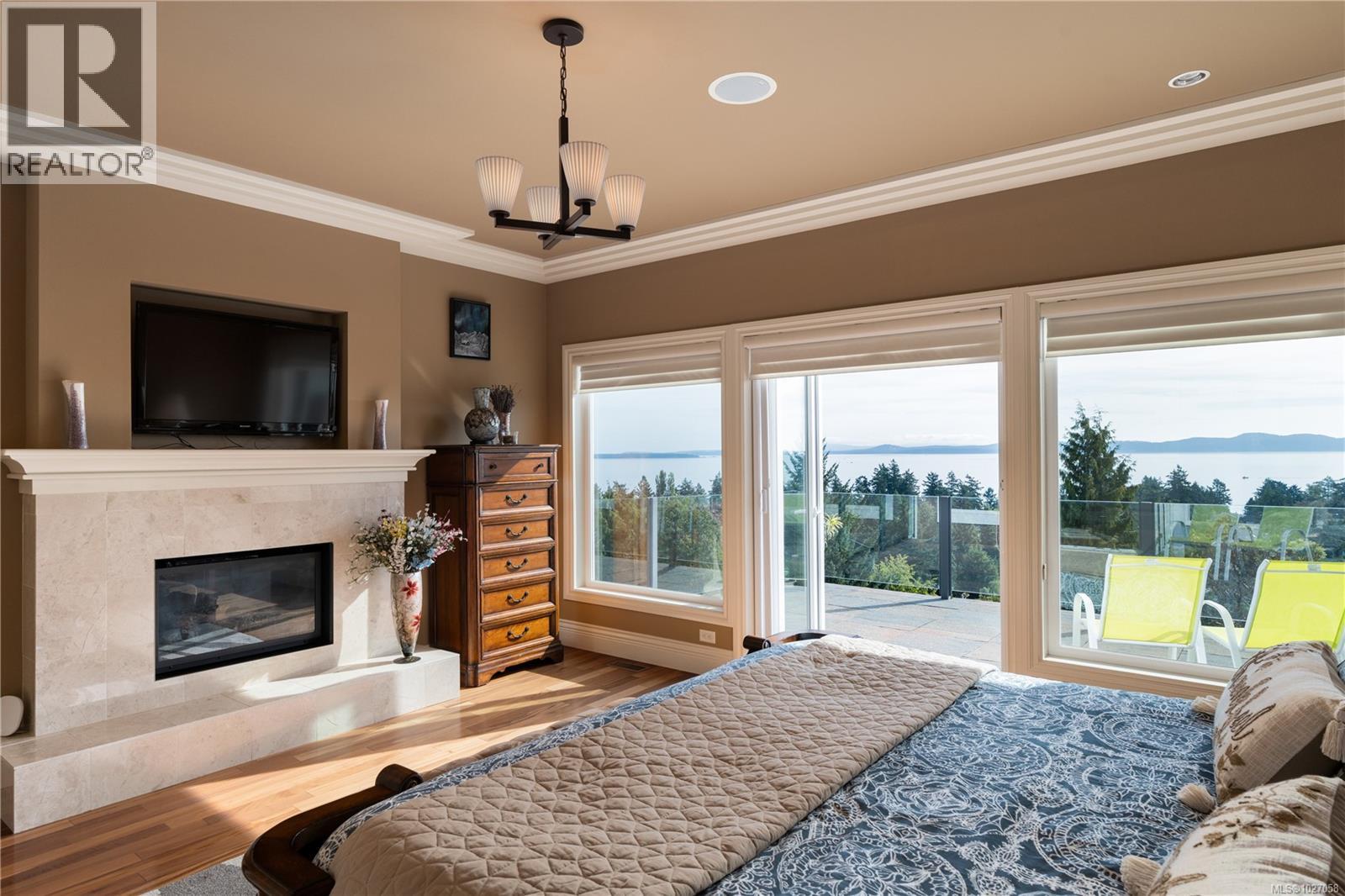  970 Seapearl Place, Saanich