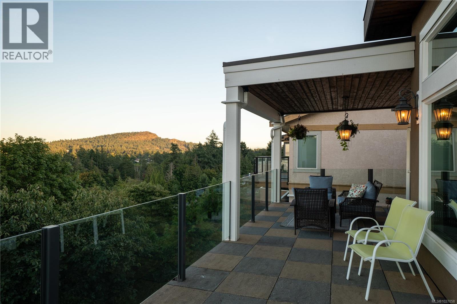  970 Seapearl Place, Saanich