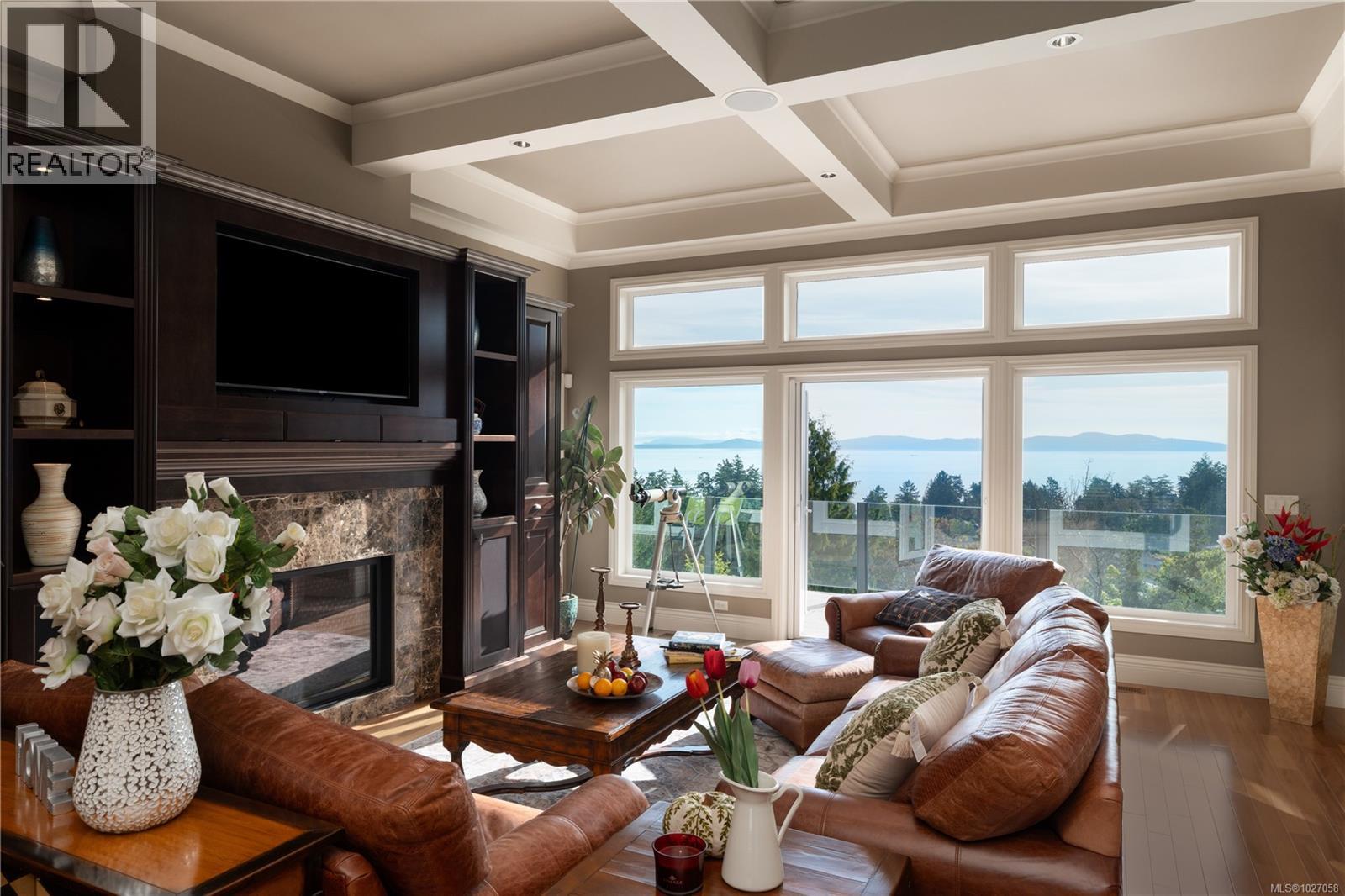  970 Seapearl Place, Saanich