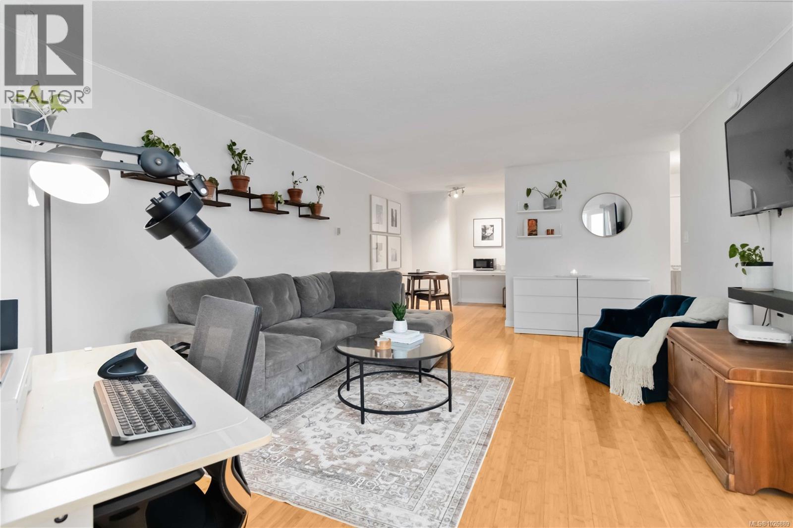 236 2930 Washington Avenue, Victoria