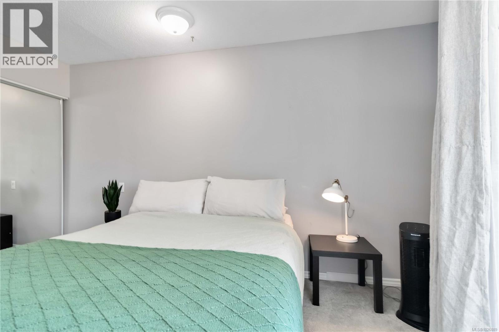 236 2930 Washington Avenue, Victoria