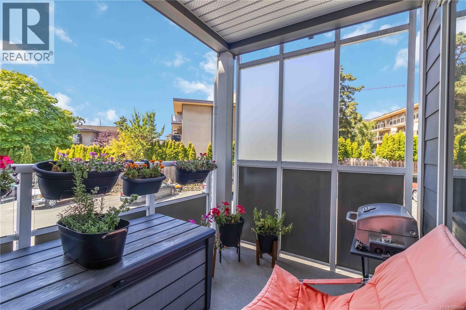 236 2930 Washington Avenue, Victoria