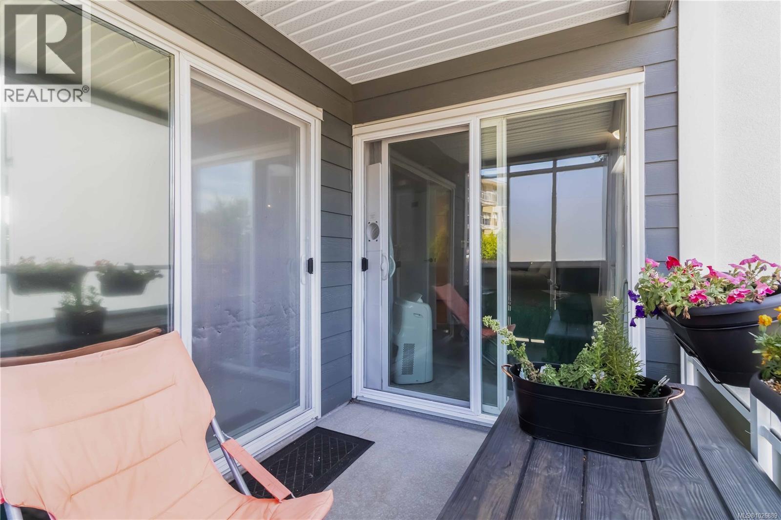 236 2930 Washington Avenue, Victoria