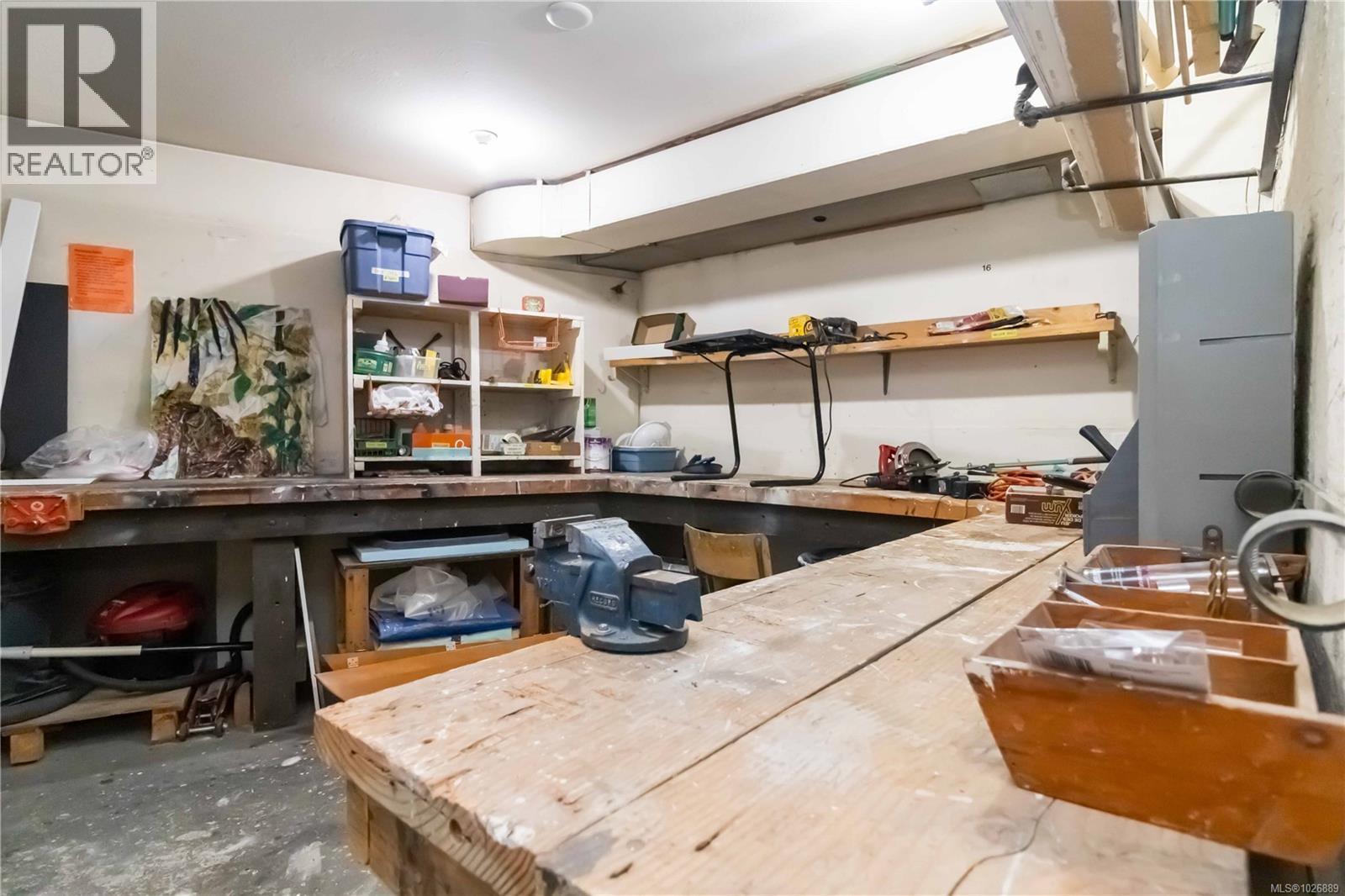 236 2930 Washington Avenue, Victoria