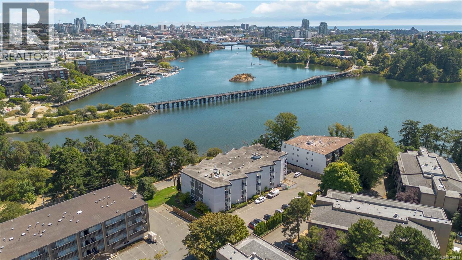 236 2930 Washington Avenue, Victoria