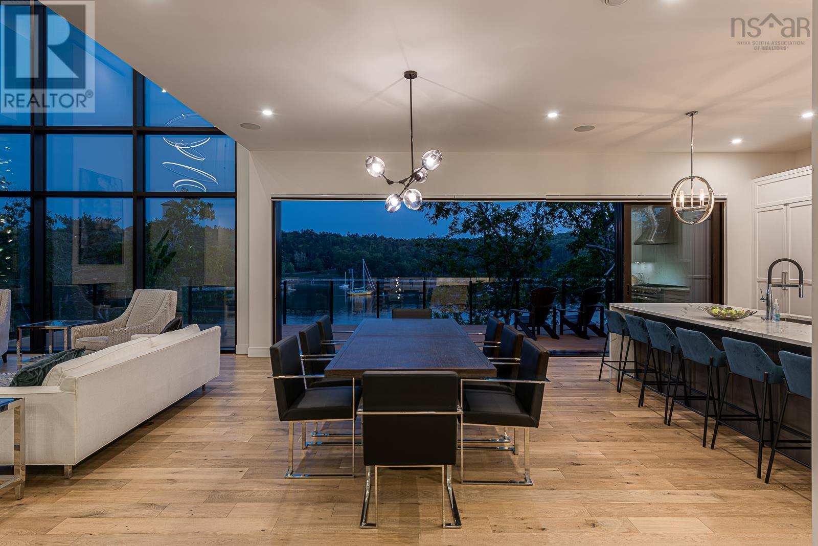 Property 11 of 49 of 1160 Rockcliffe Street