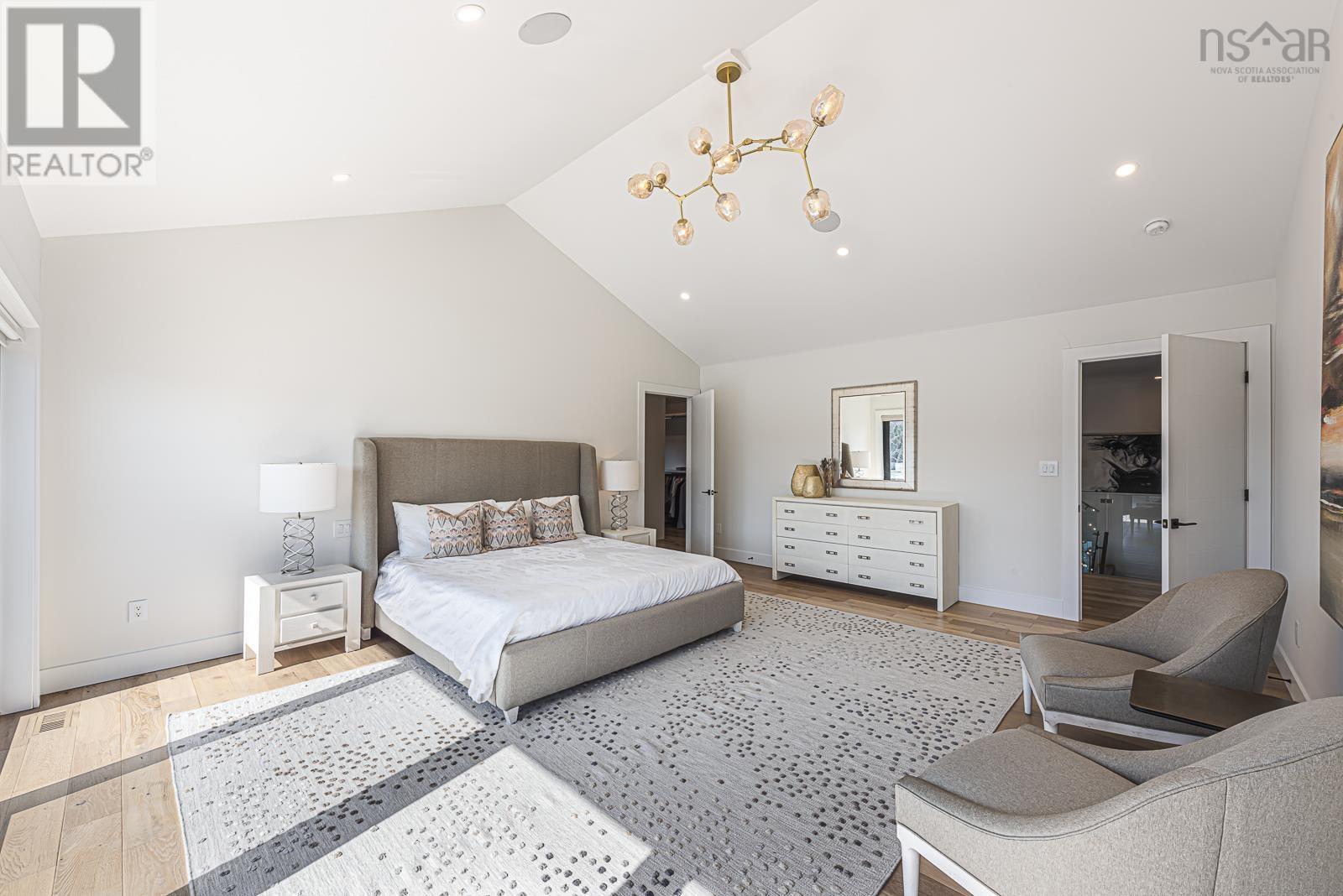 Property 23 of 49 of 1160 Rockcliffe Street