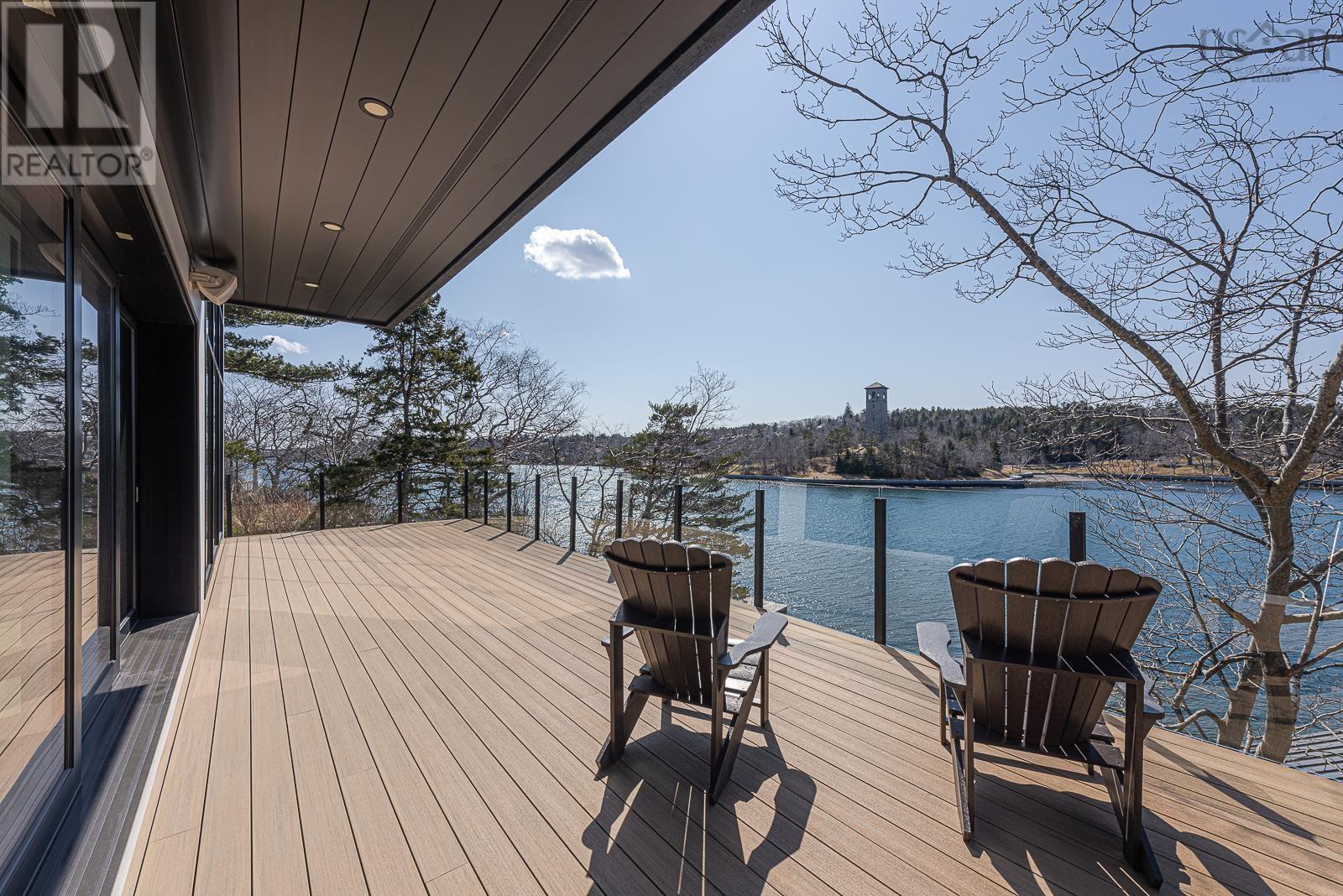 Property 15 of 49 of 1160 Rockcliffe Street