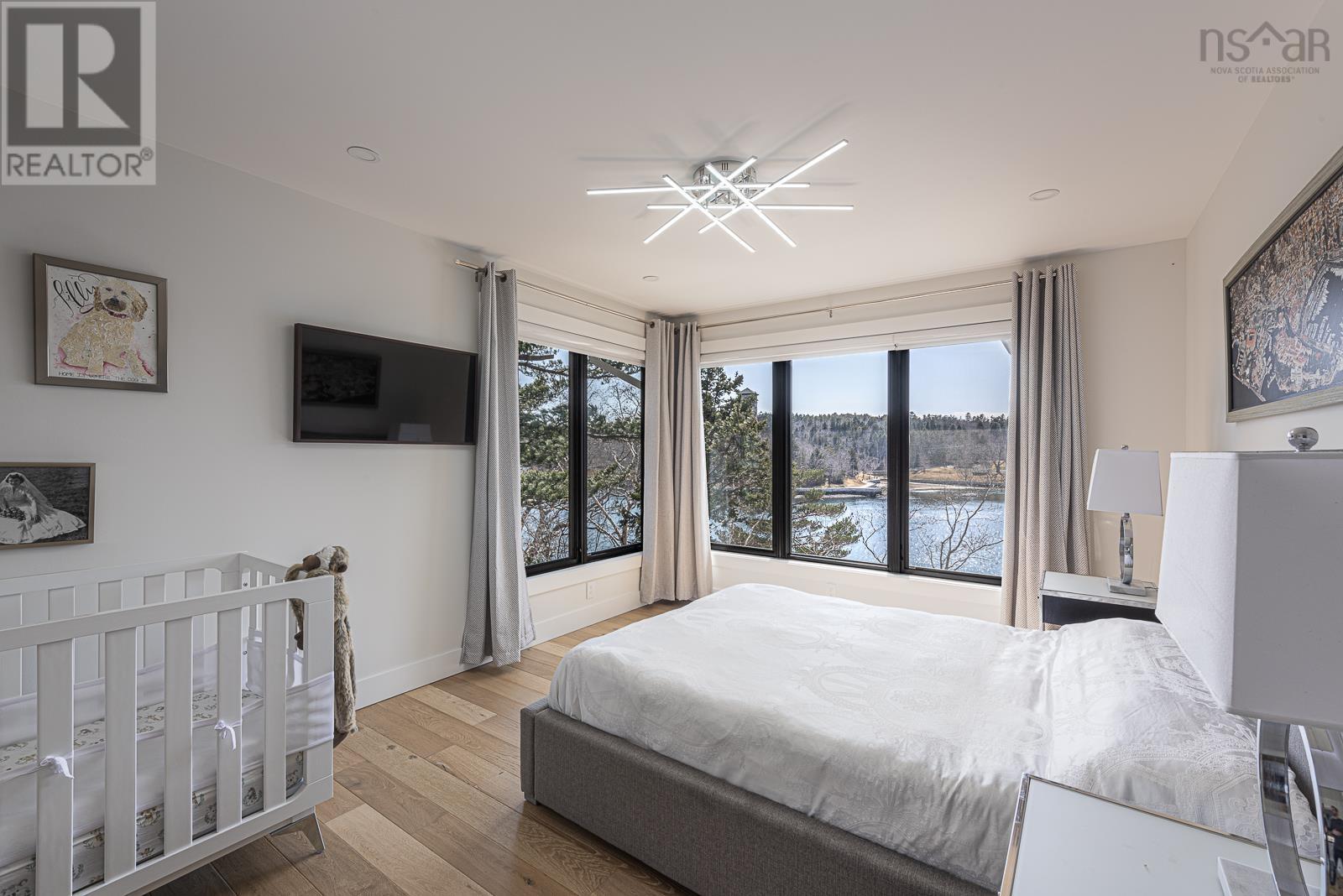 Property 30 of 49 of 1160 Rockcliffe Street