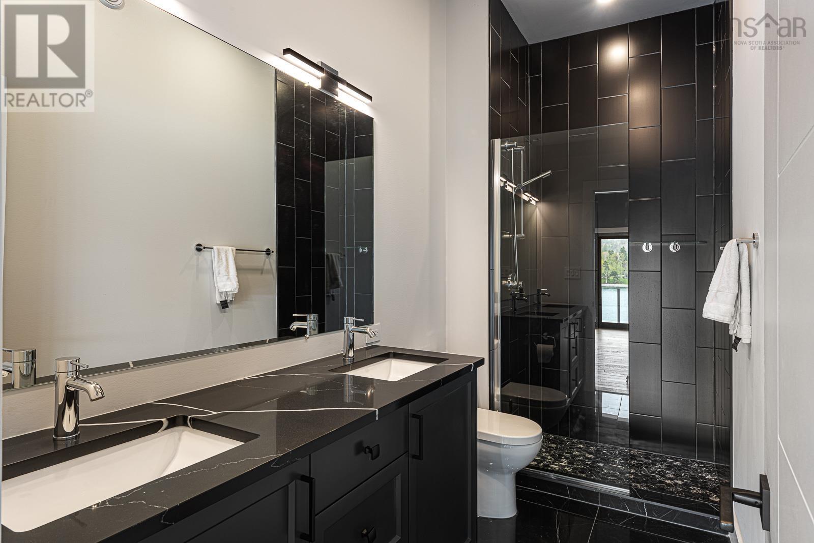 Property 42 of 49 of 1160 Rockcliffe Street