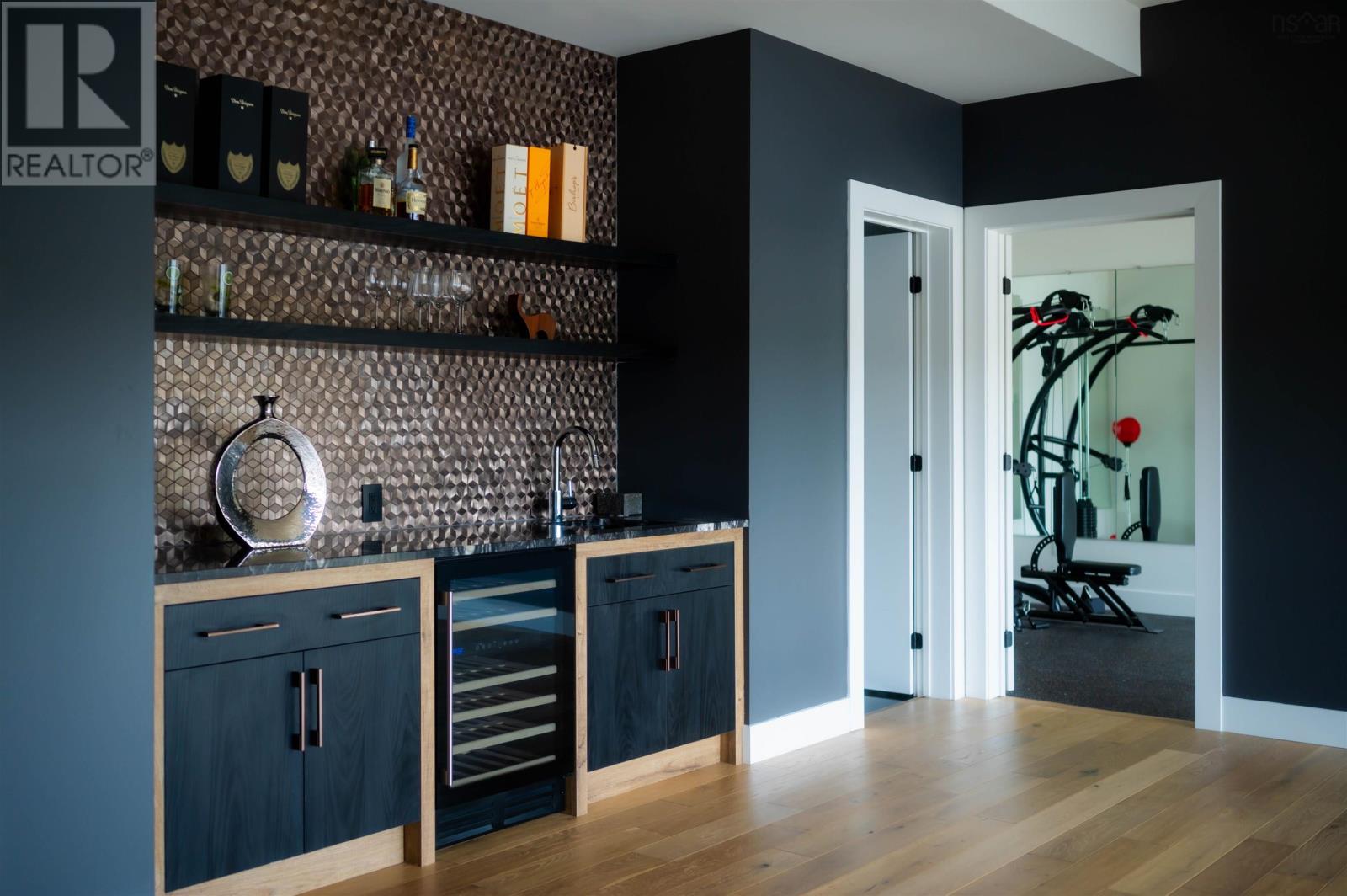 Property 39 of 49 of 1160 Rockcliffe Street