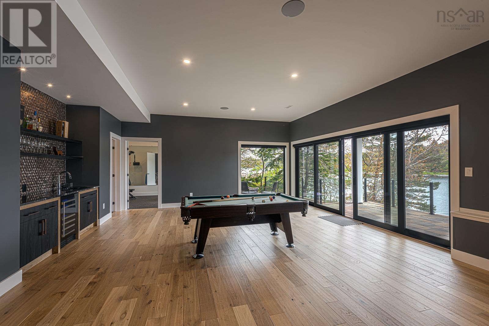 Property 37 of 49 of 1160 Rockcliffe Street