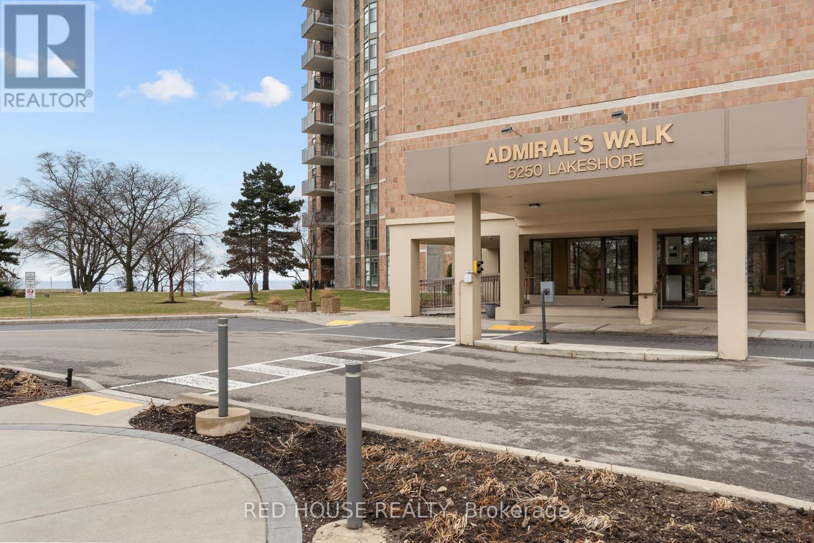 5250 Lakeshore Road 809