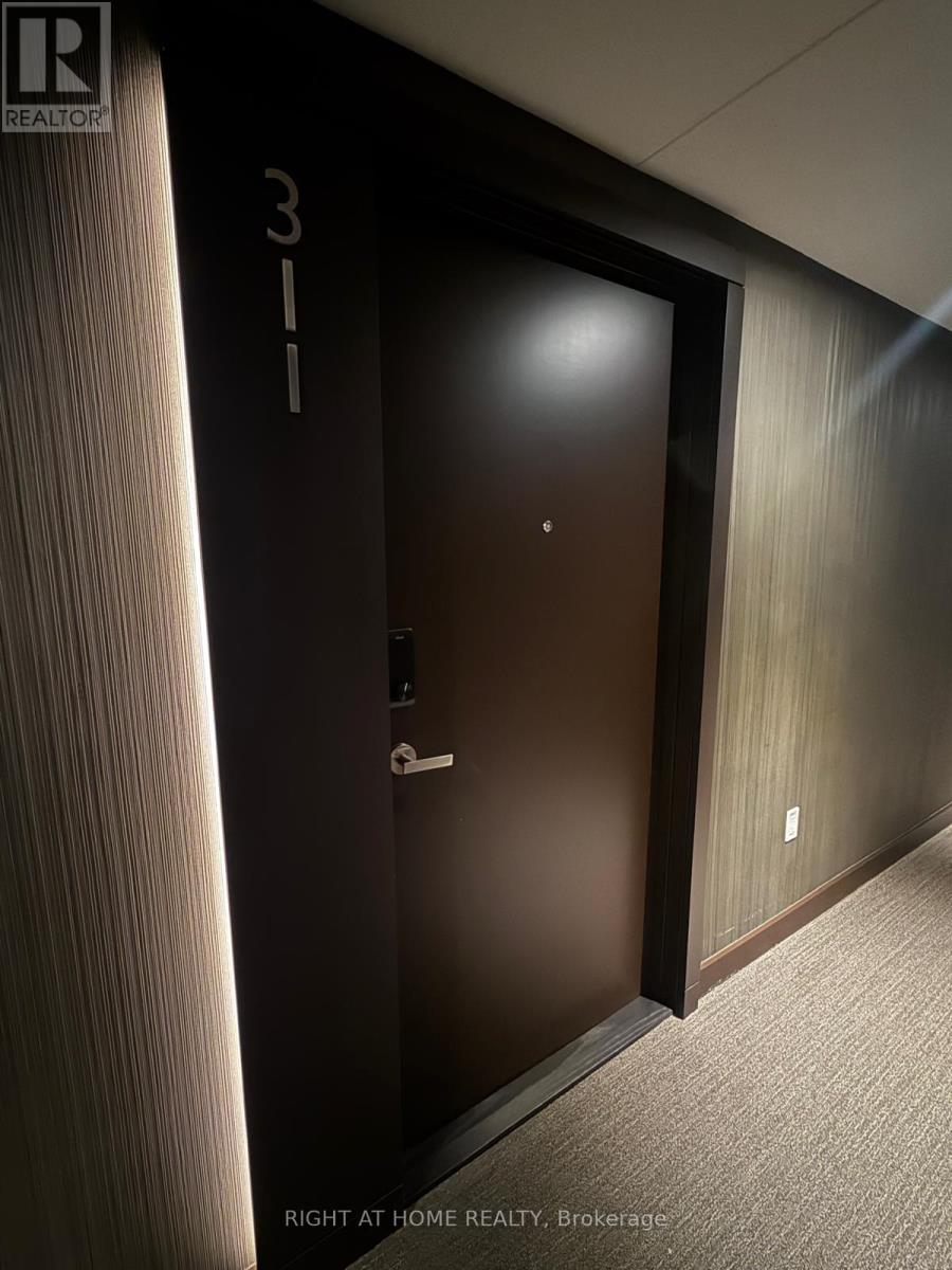 311 - 448 BURNHAMTHORPE ROAD W - Photo 3 of 31, Mississauga (City Centre), Ontario