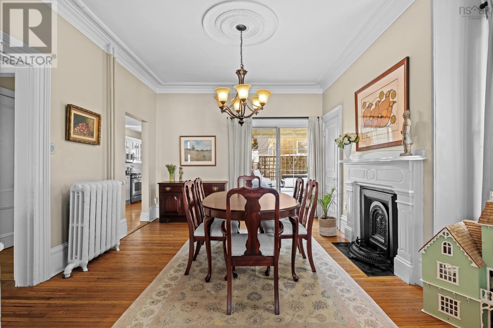 Property 13 of 49 of 5742 Victoria Road