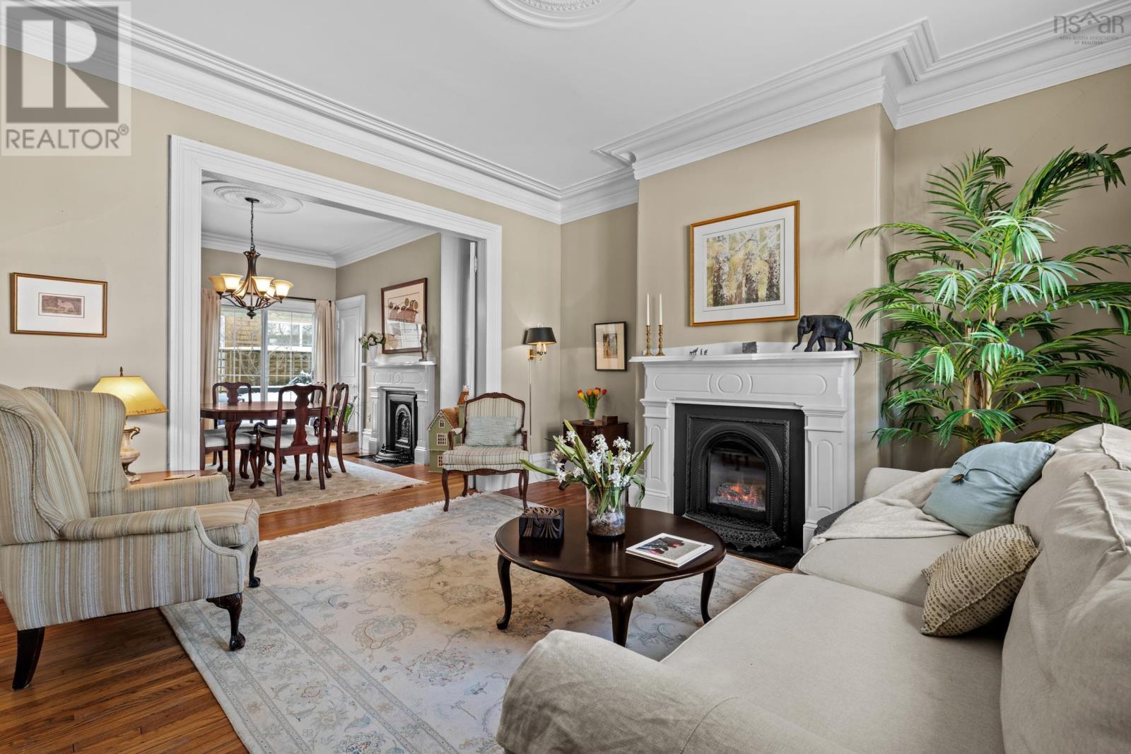 Property 12 of 49 of 5742 Victoria Road