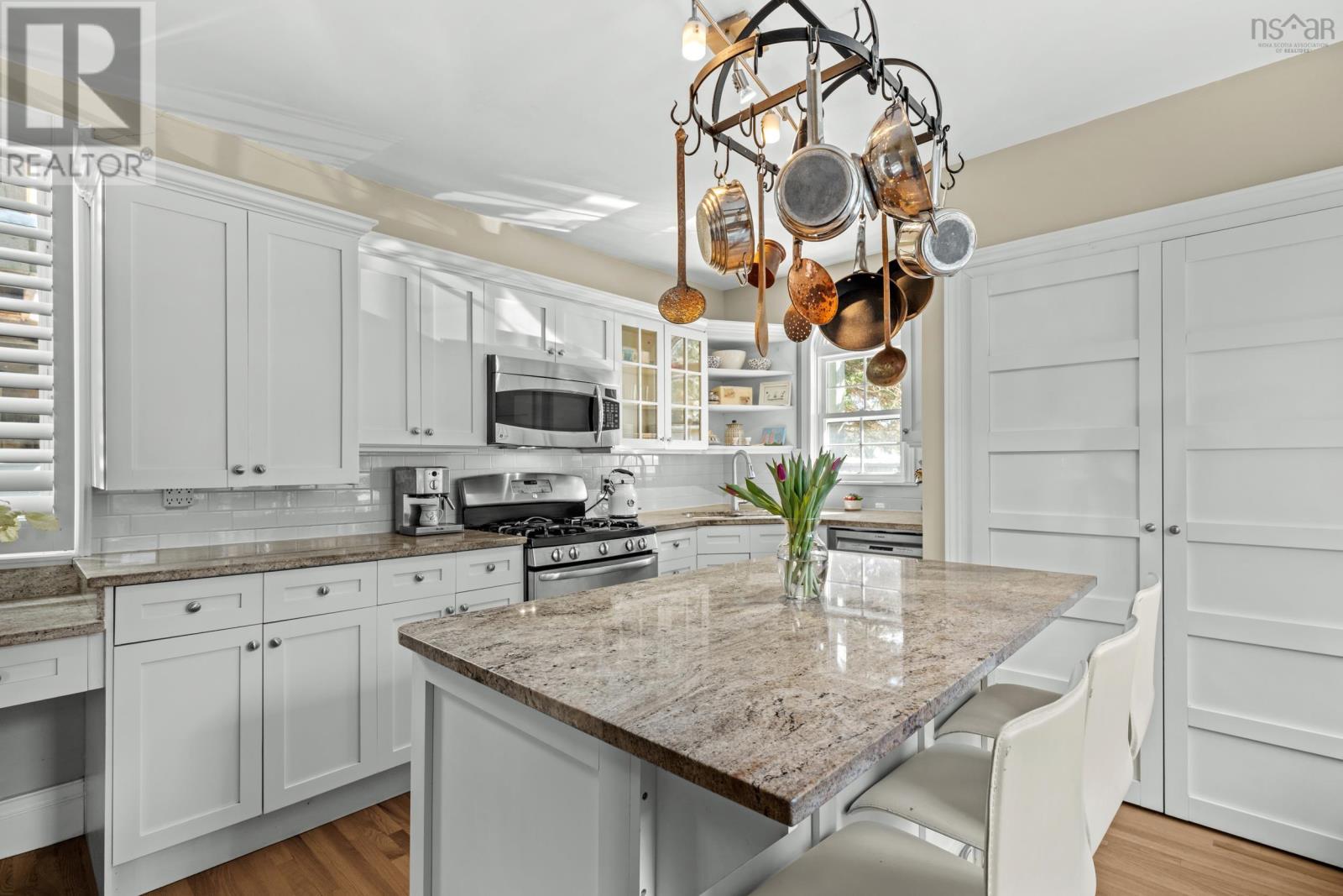 Property 22 of 49 of 5742 Victoria Road