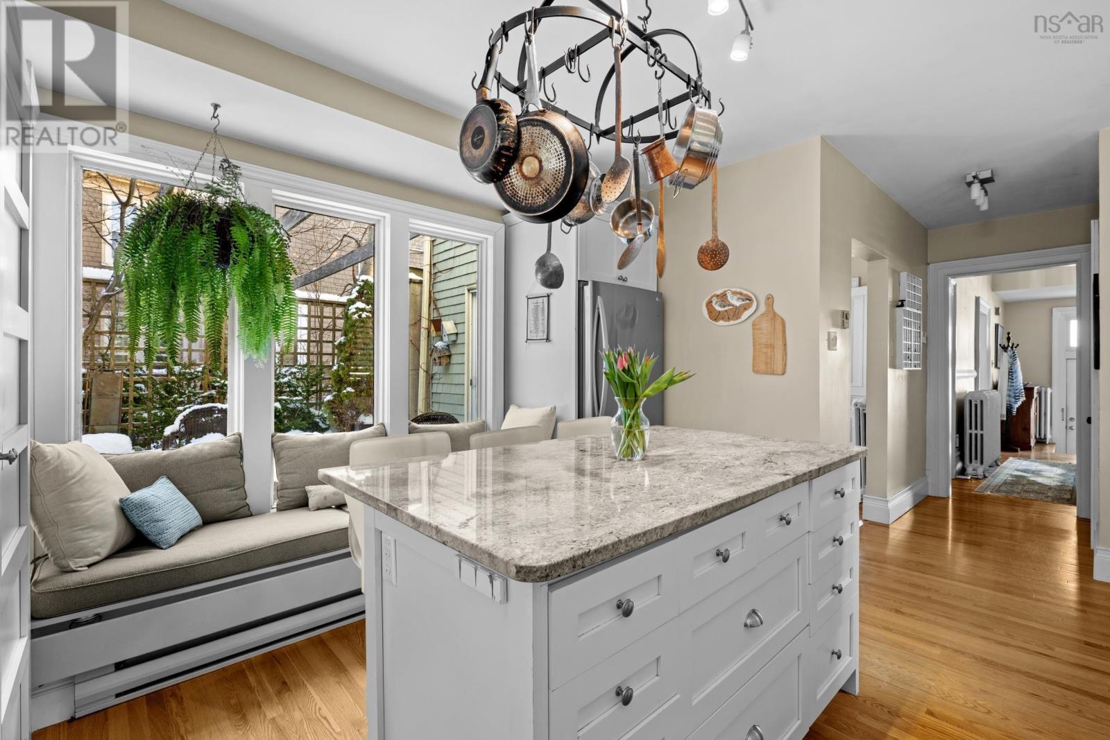 Property 23 of 49 of 5742 Victoria Road