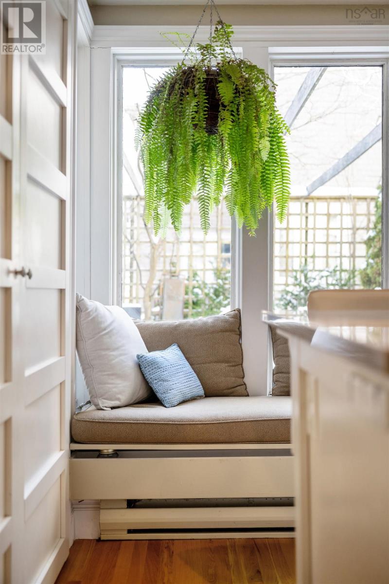 Property 24 of 49 of 5742 Victoria Road