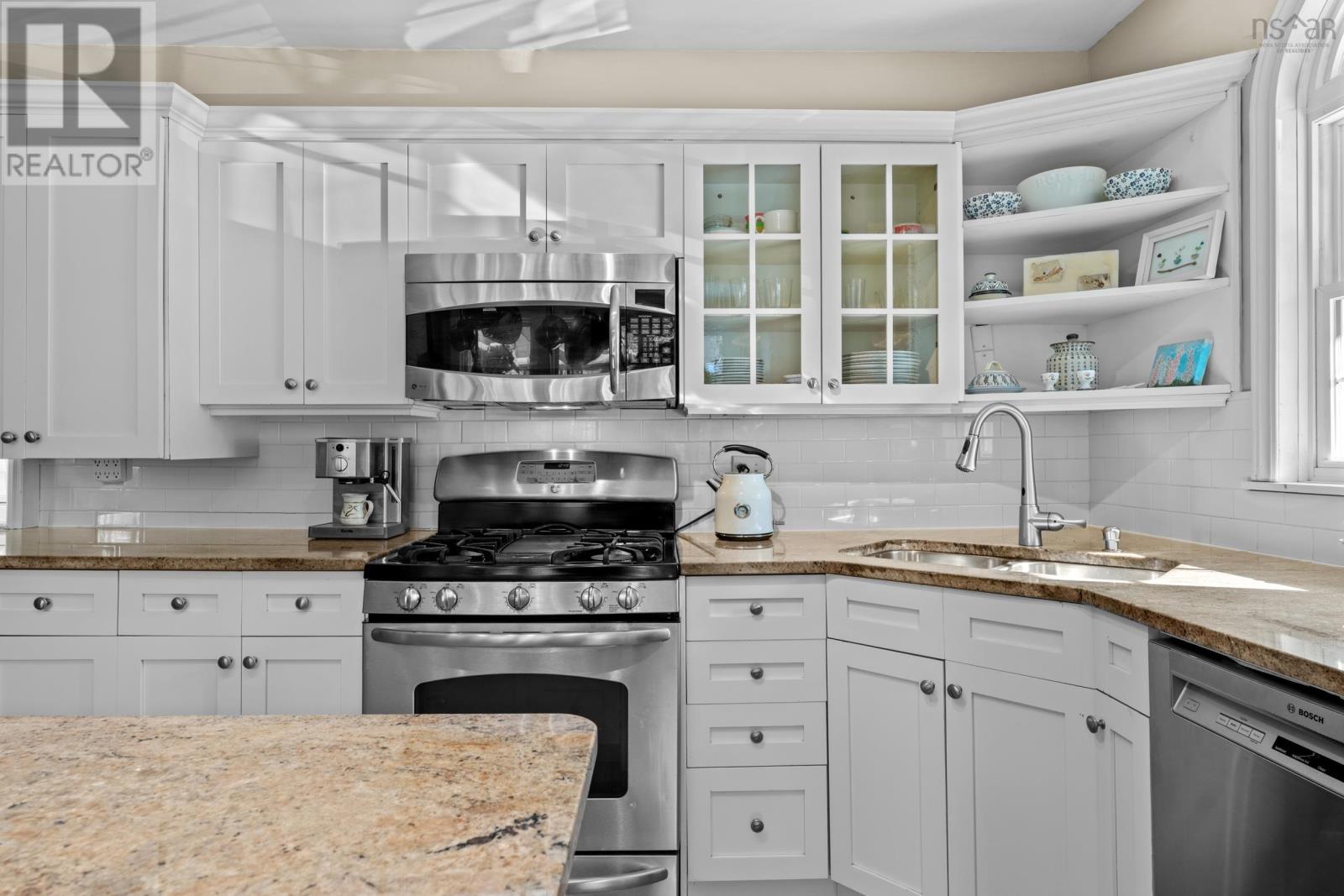 Property 20 of 49 of 5742 Victoria Road