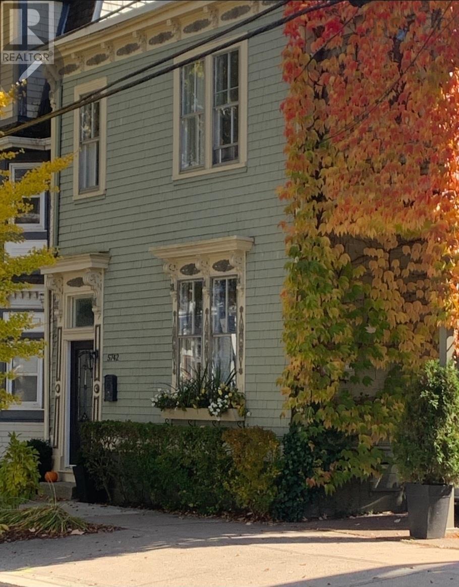 Property 2 of 49 of 5742 Victoria Road