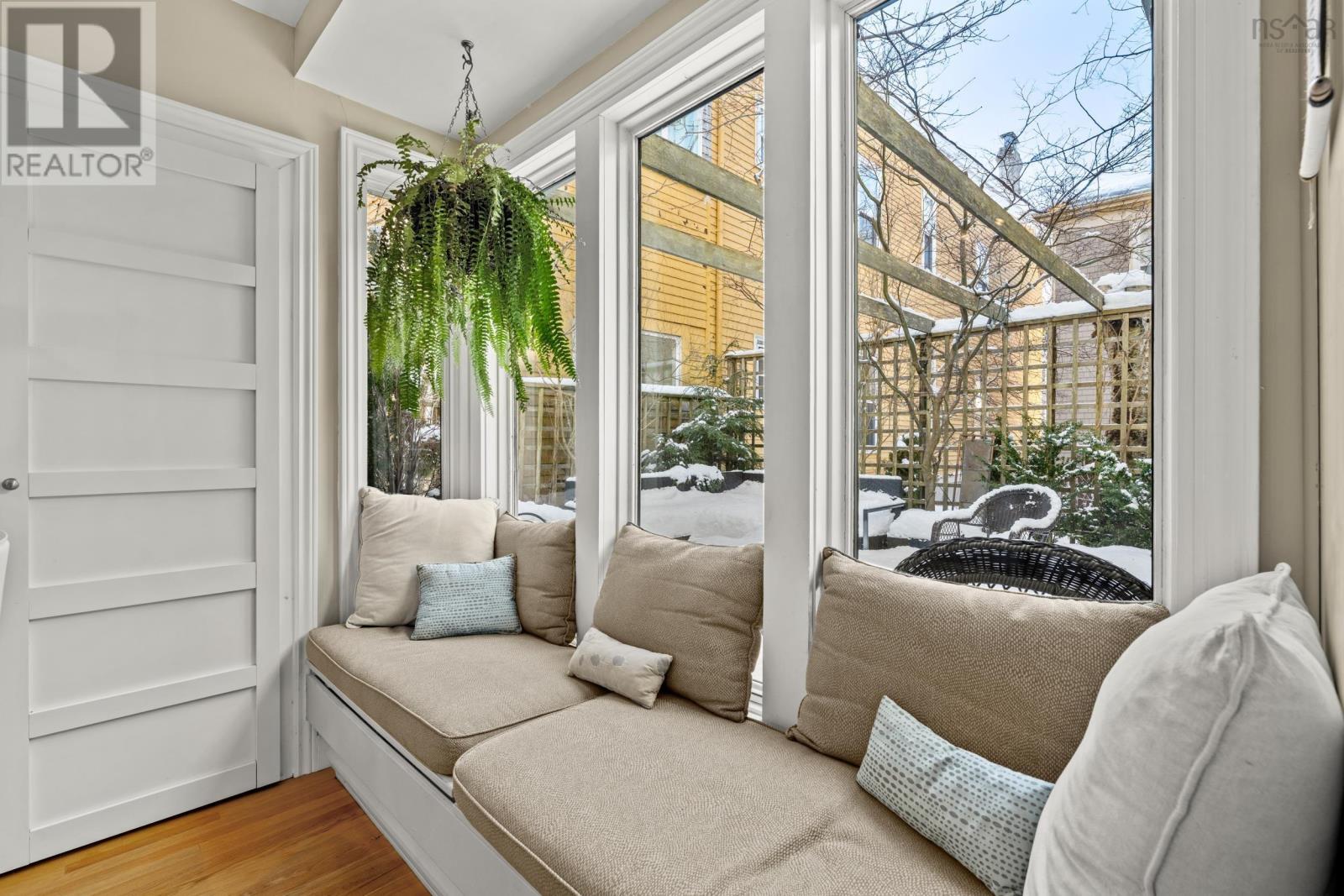 Property 25 of 49 of 5742 Victoria Road