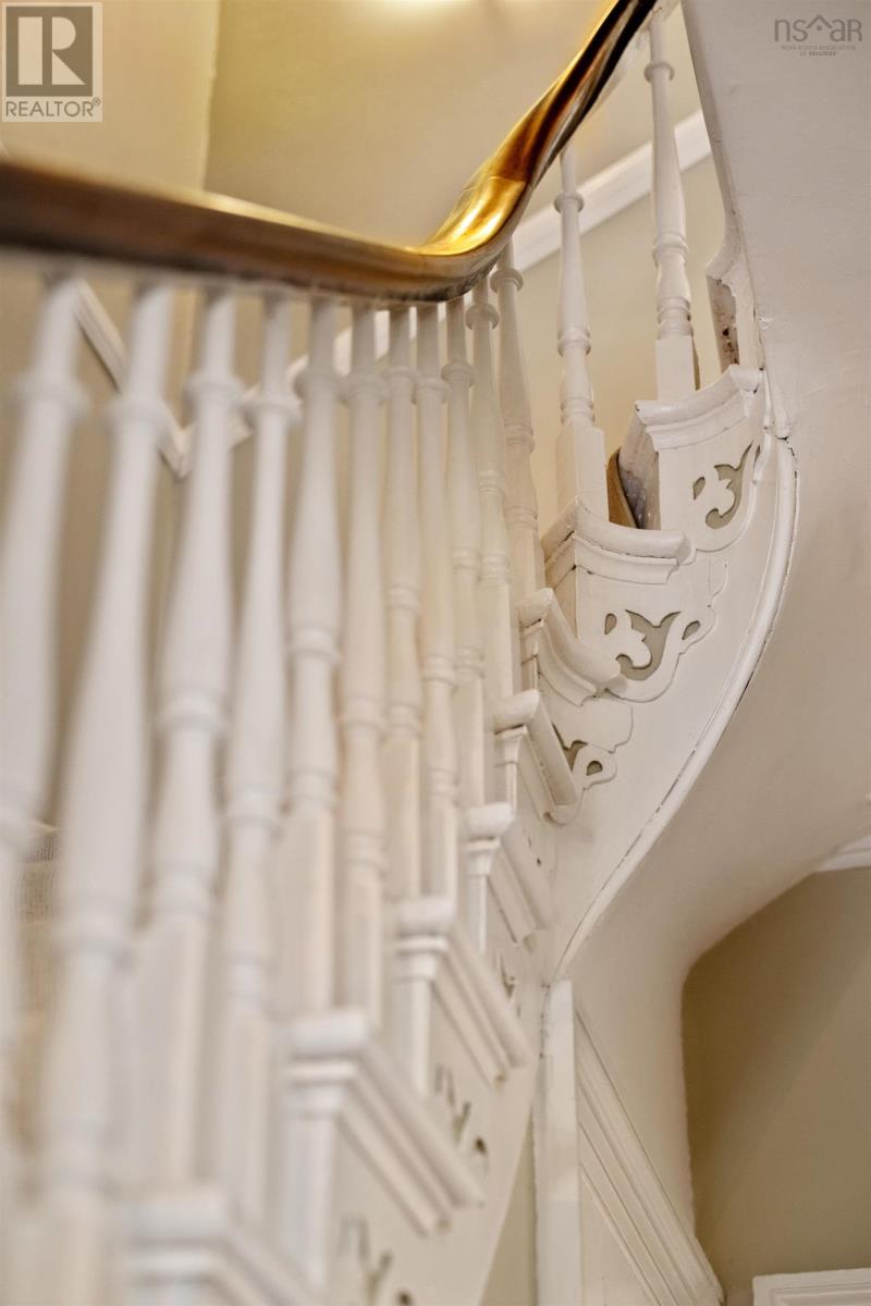 Property 29 of 49 of 5742 Victoria Road