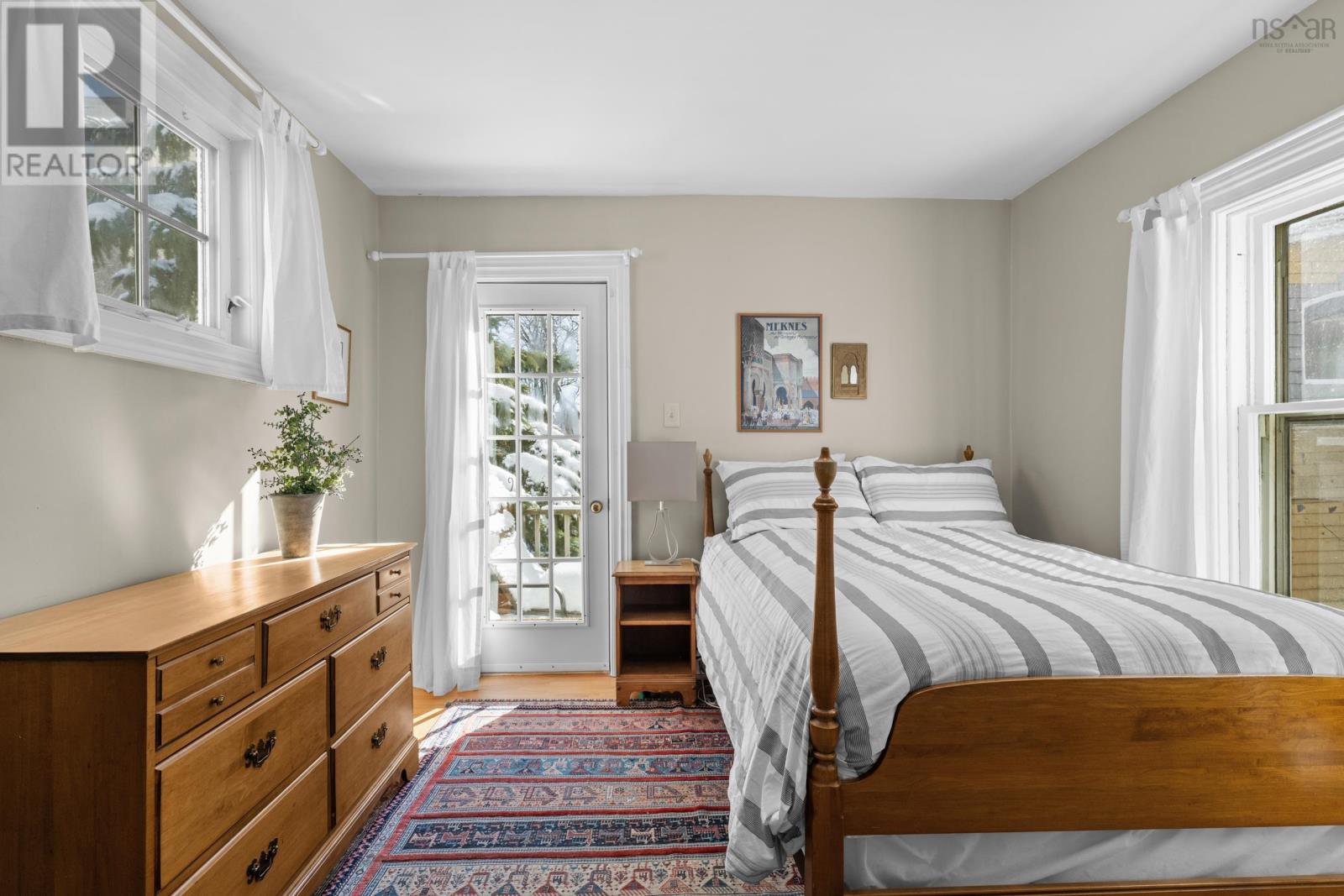 Property 44 of 49 of 5742 Victoria Road