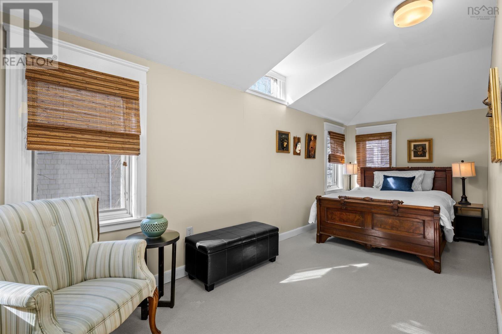 Property 38 of 49 of 5742 Victoria Road