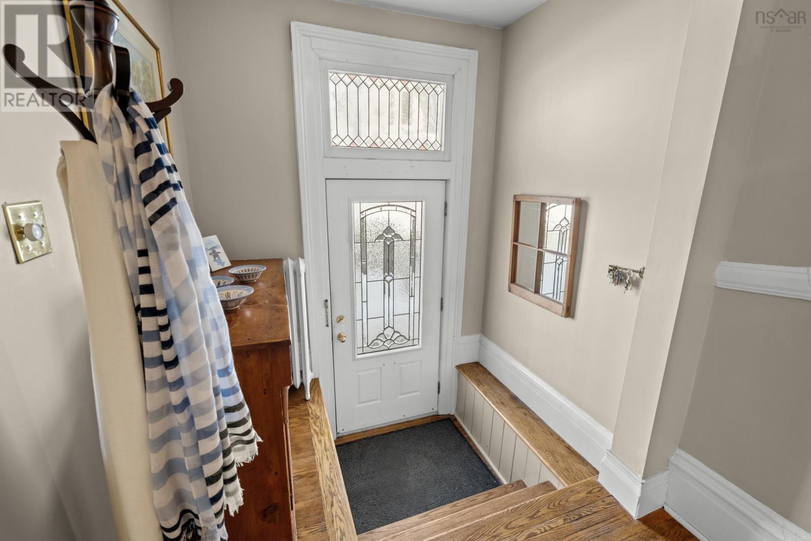 Property 5 of 49 of 5742 Victoria Road