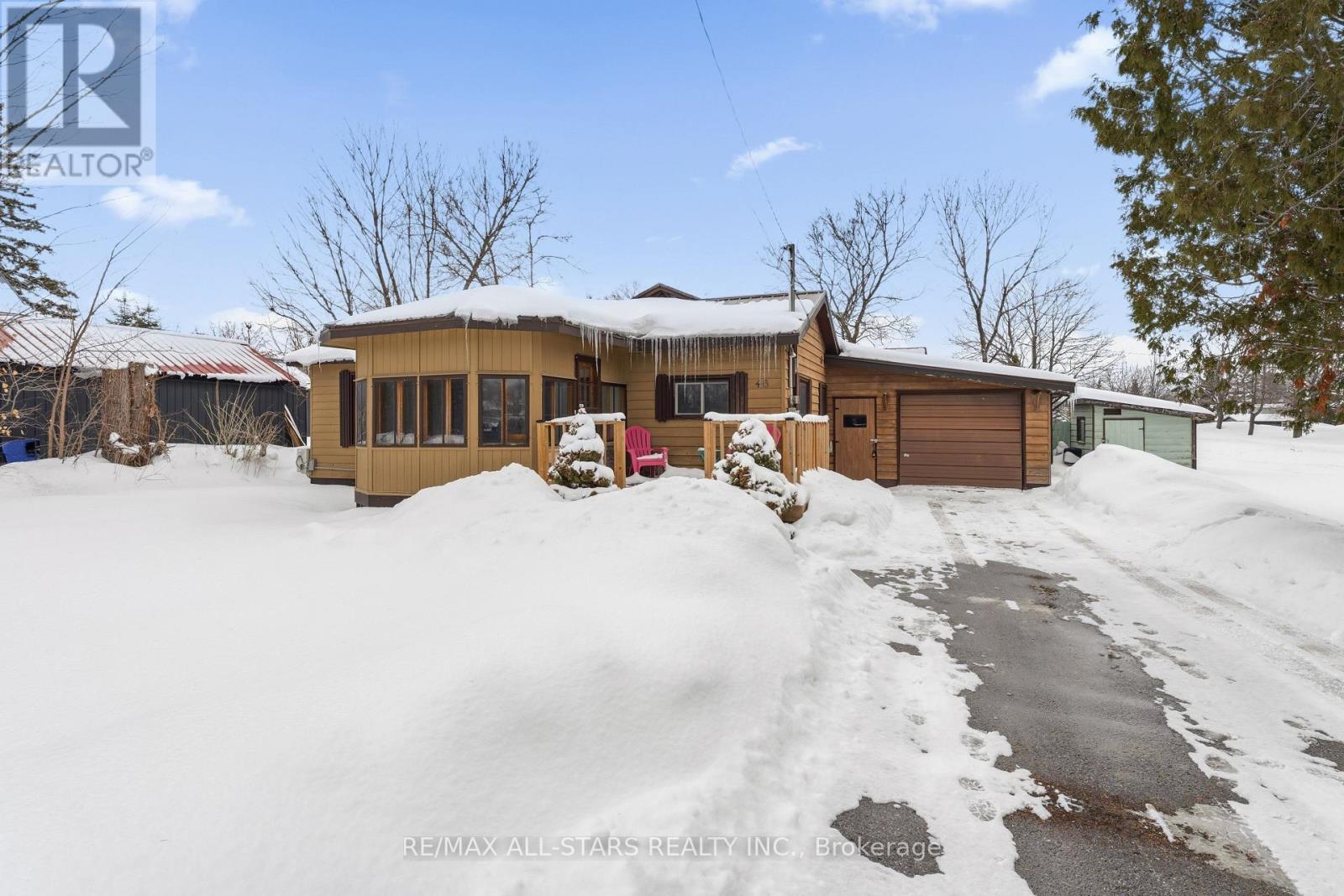 46 HELEN STREET - Photo 3 of 32, Kawartha Lakes (Fenelon Falls), Ontario