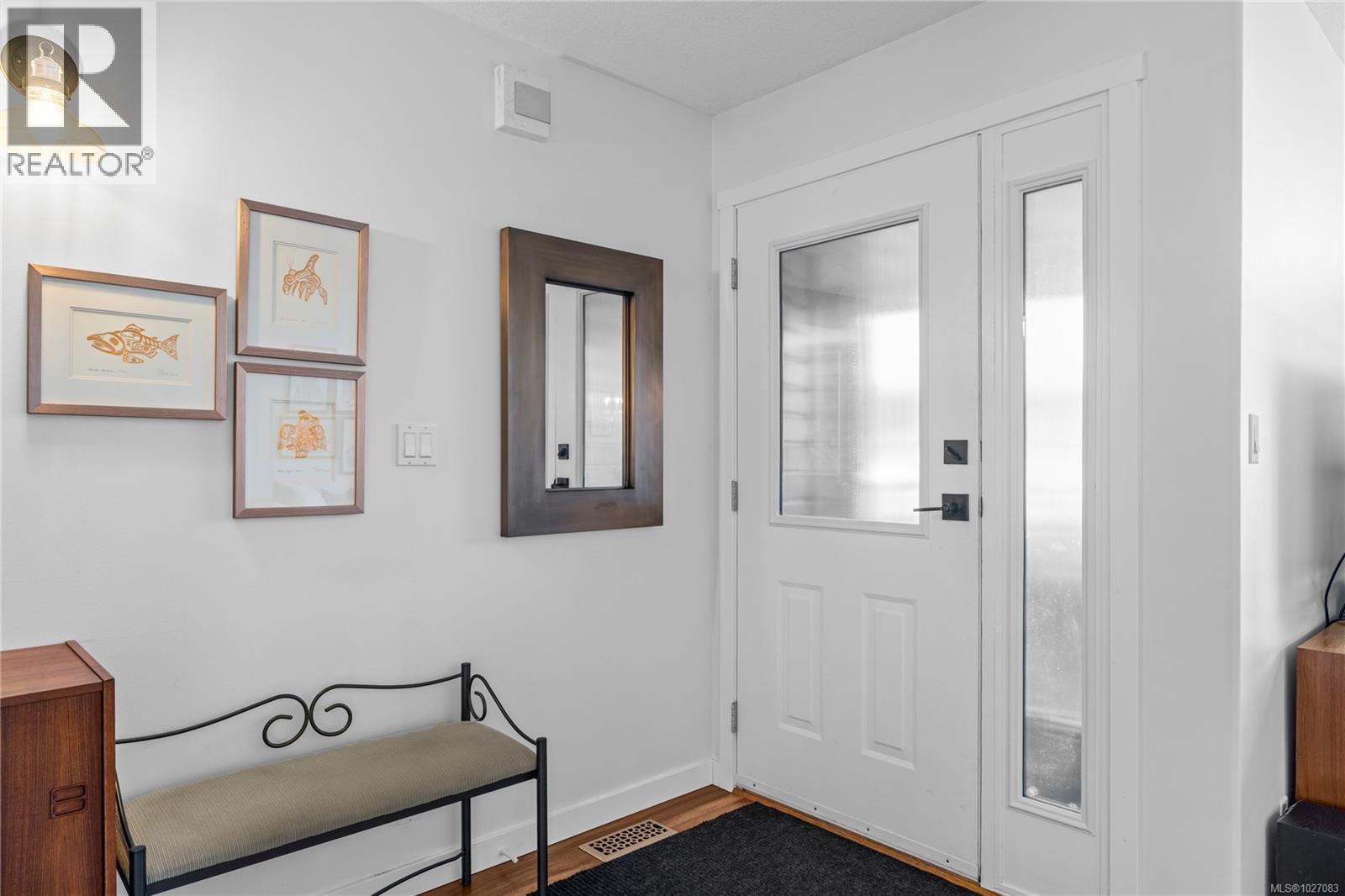 745 REDWOOD DR - Image 2