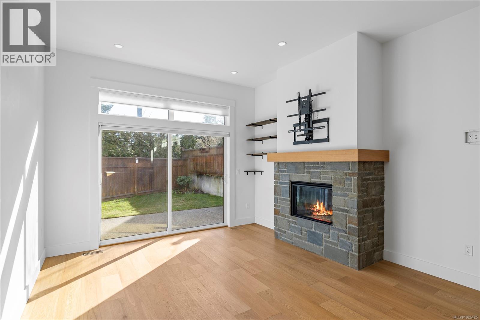 7 846 Ackerman Rd, Parksville